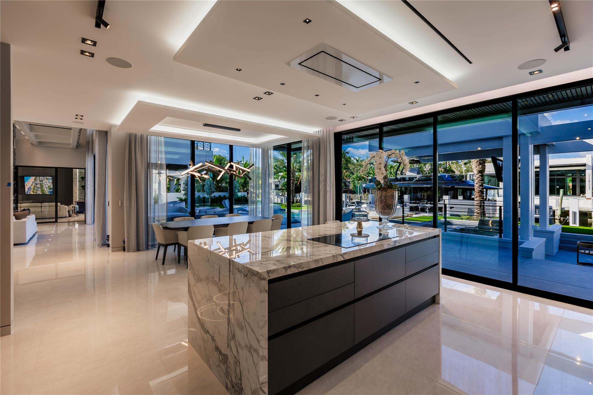 725 Poinciana Dr Fort Lauderdale, FL 33301 725 Poinciana Dr Fort Lauderdale, FL 33301