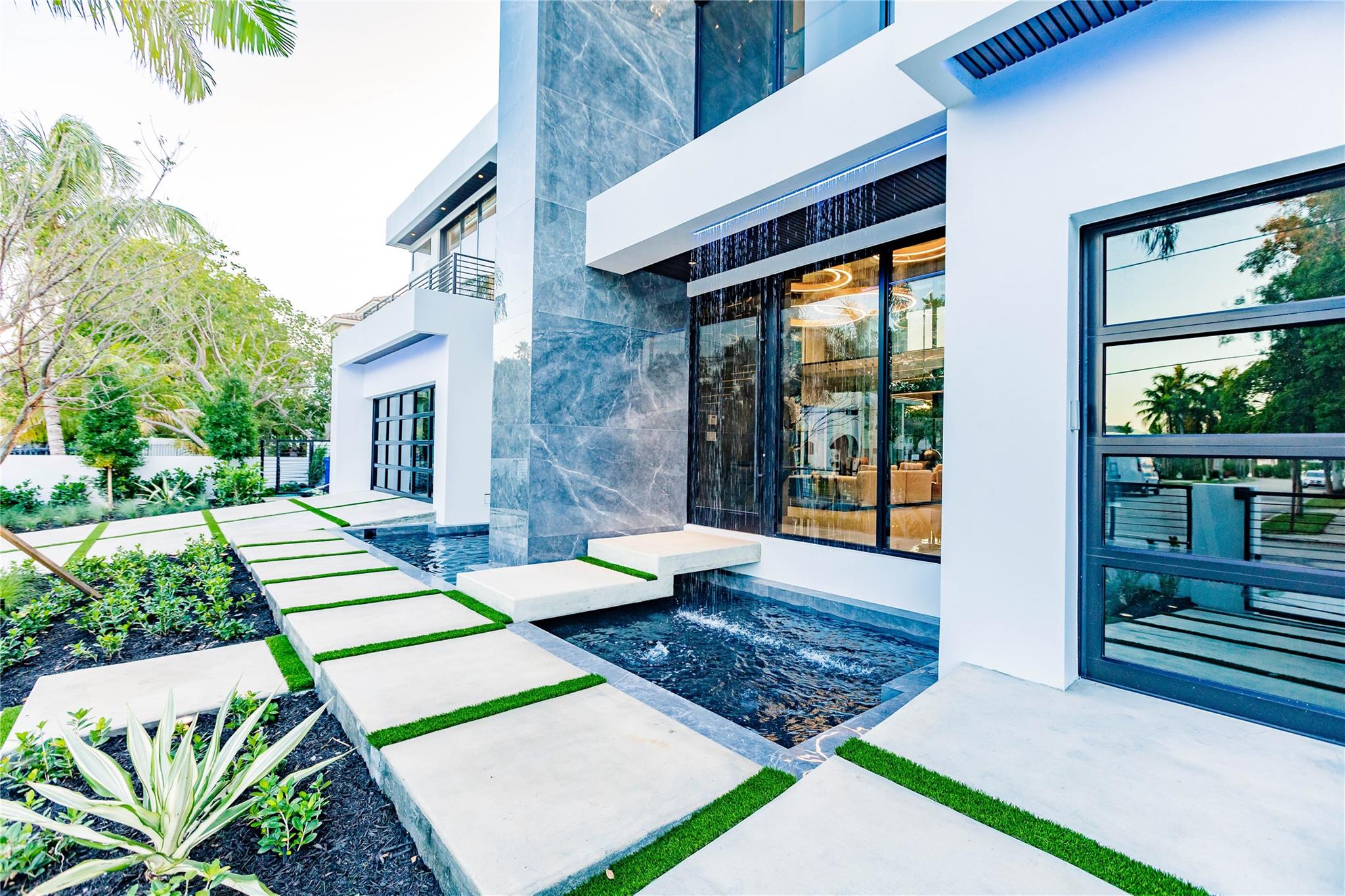 725 Poinciana Dr Fort Lauderdale, FL 33301 725 Poinciana Dr Fort Lauderdale, FL 33301