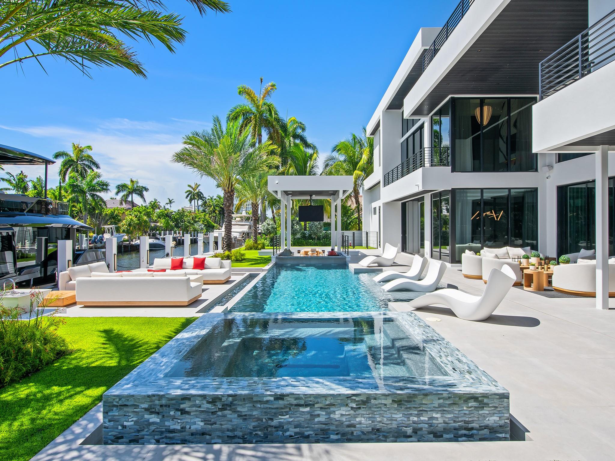 725 Poinciana Dr Fort Lauderdale, FL 33301 725 Poinciana Dr Fort Lauderdale, FL 33301