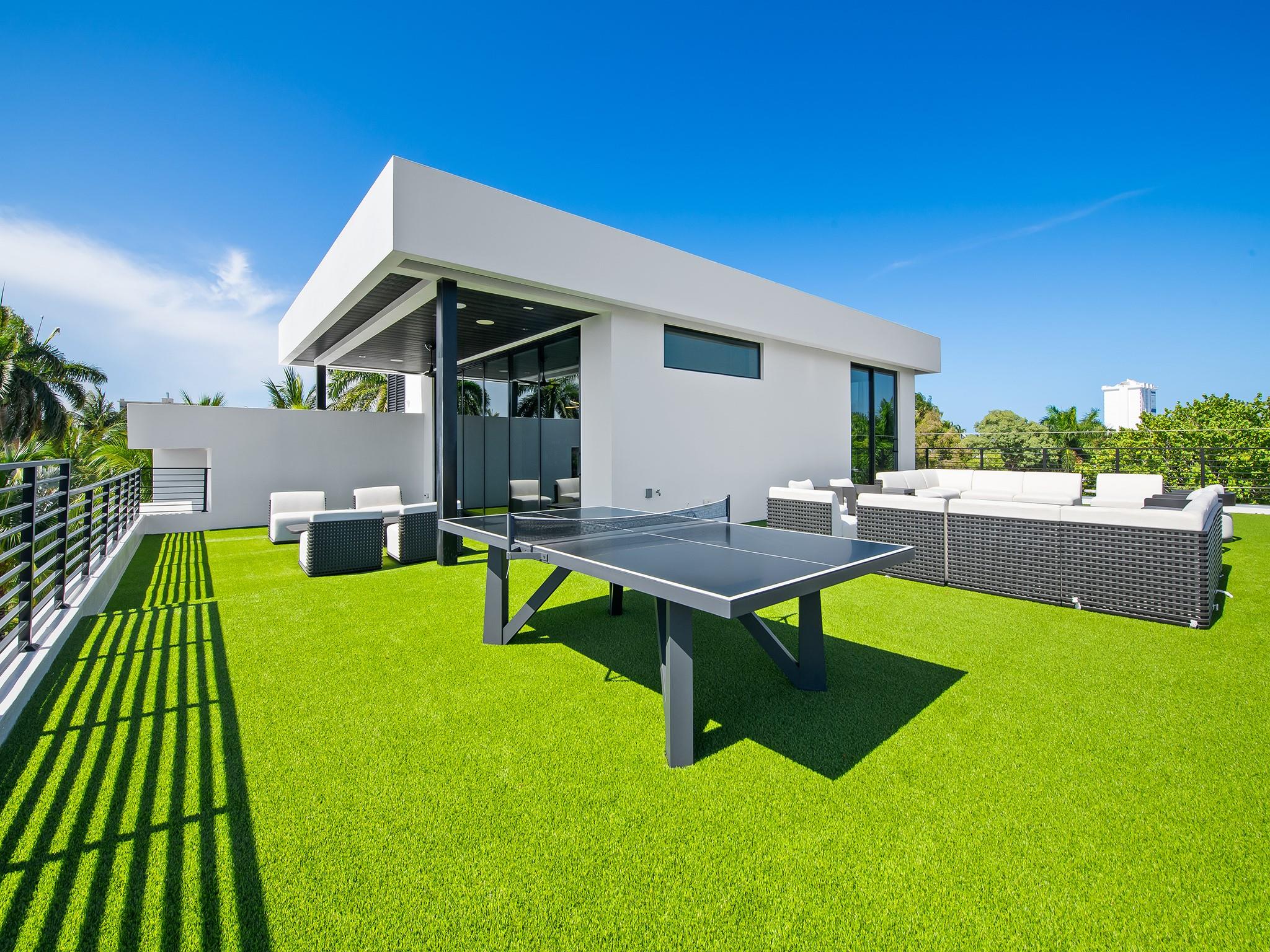 725 Poinciana Dr Fort Lauderdale, FL 33301 725 Poinciana Dr Fort Lauderdale, FL 33301