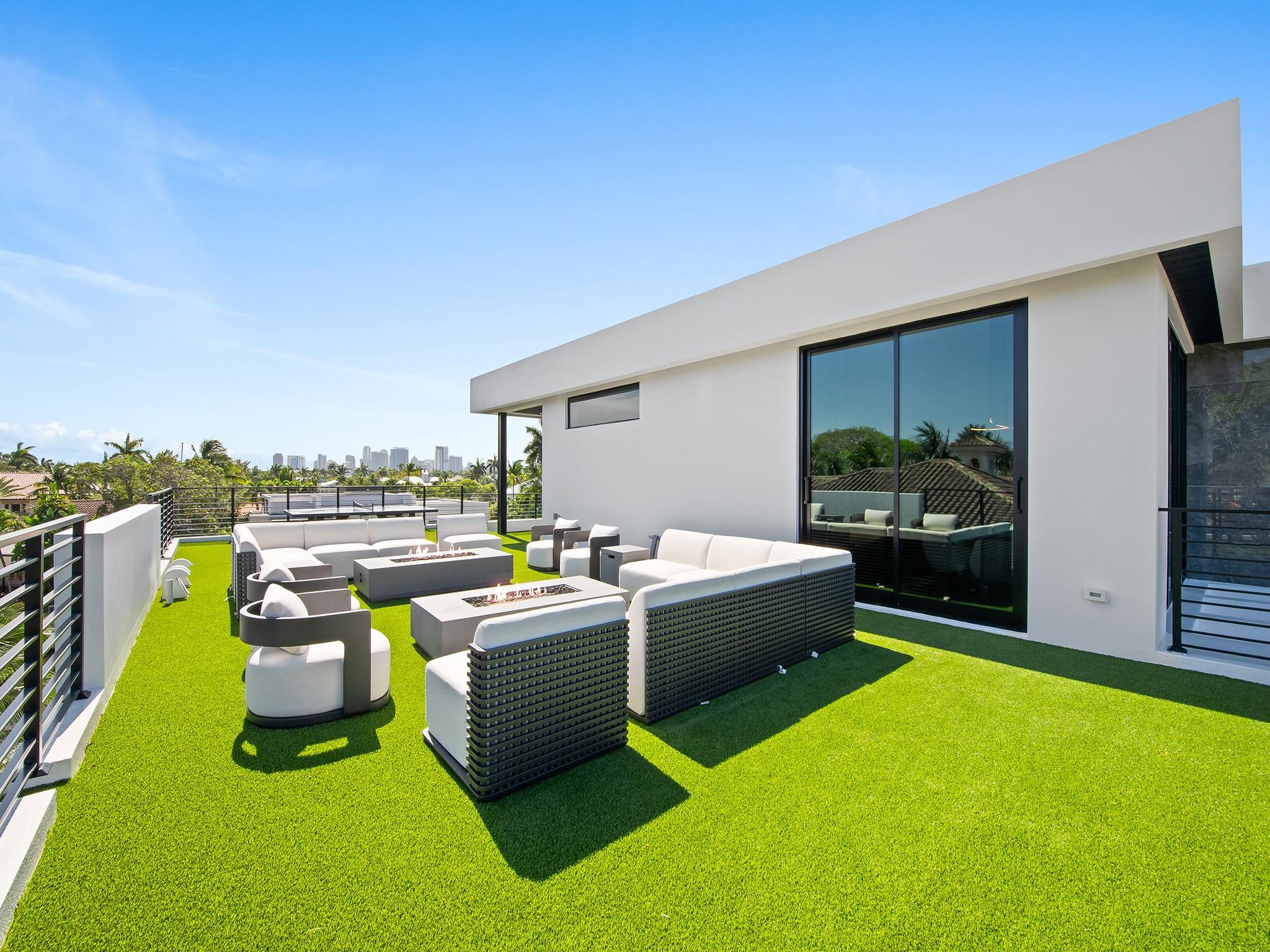 725 Poinciana Dr Fort Lauderdale, FL 33301 725 Poinciana Dr Fort Lauderdale, FL 33301