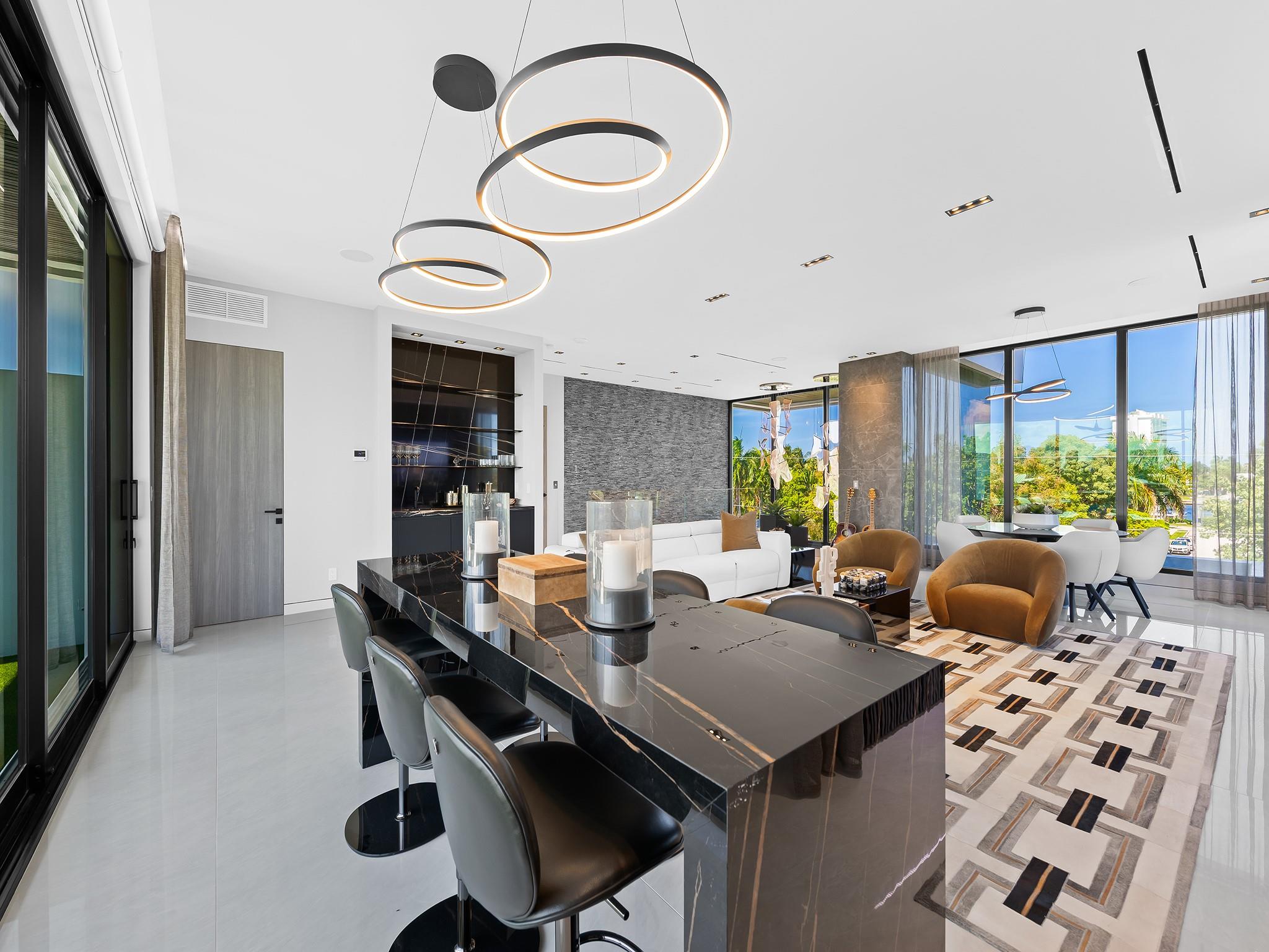 725 Poinciana Dr Fort Lauderdale, FL 33301 725 Poinciana Dr Fort Lauderdale, FL 33301