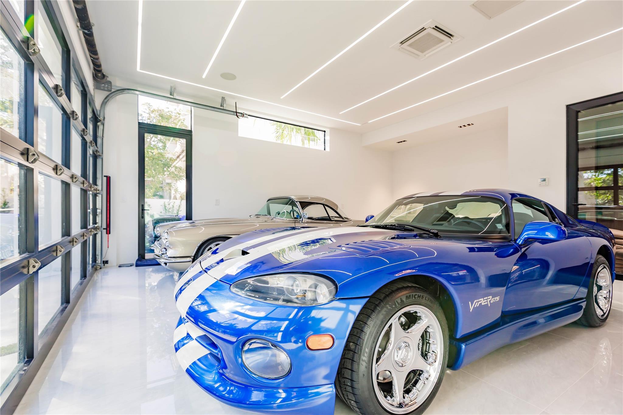 725 Poinciana Dr Fort Lauderdale, FL 33301 725 Poinciana Dr Fort Lauderdale, FL 33301