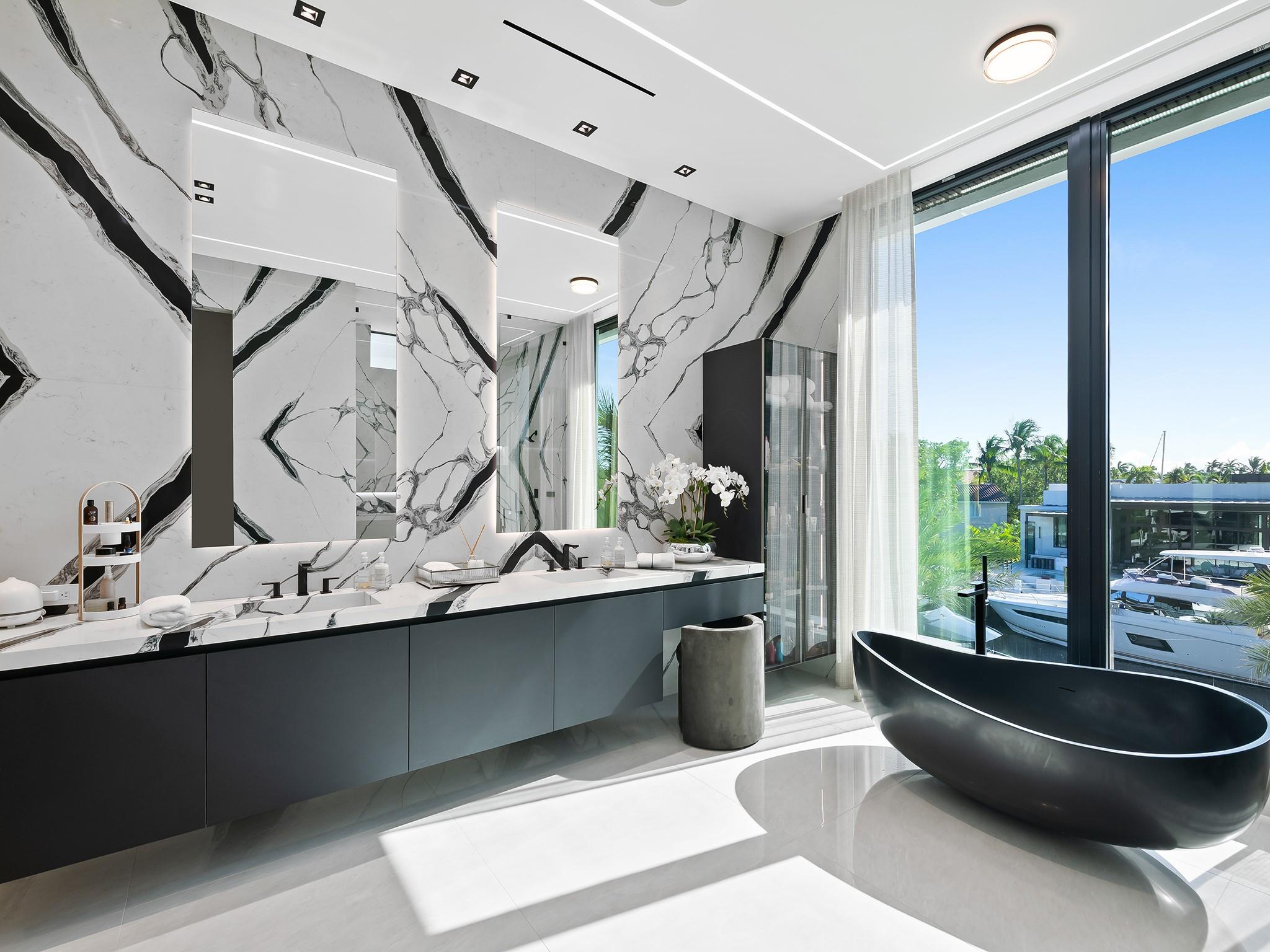 725 Poinciana Dr Fort Lauderdale, FL 33301 725 Poinciana Dr Fort Lauderdale, FL 33301