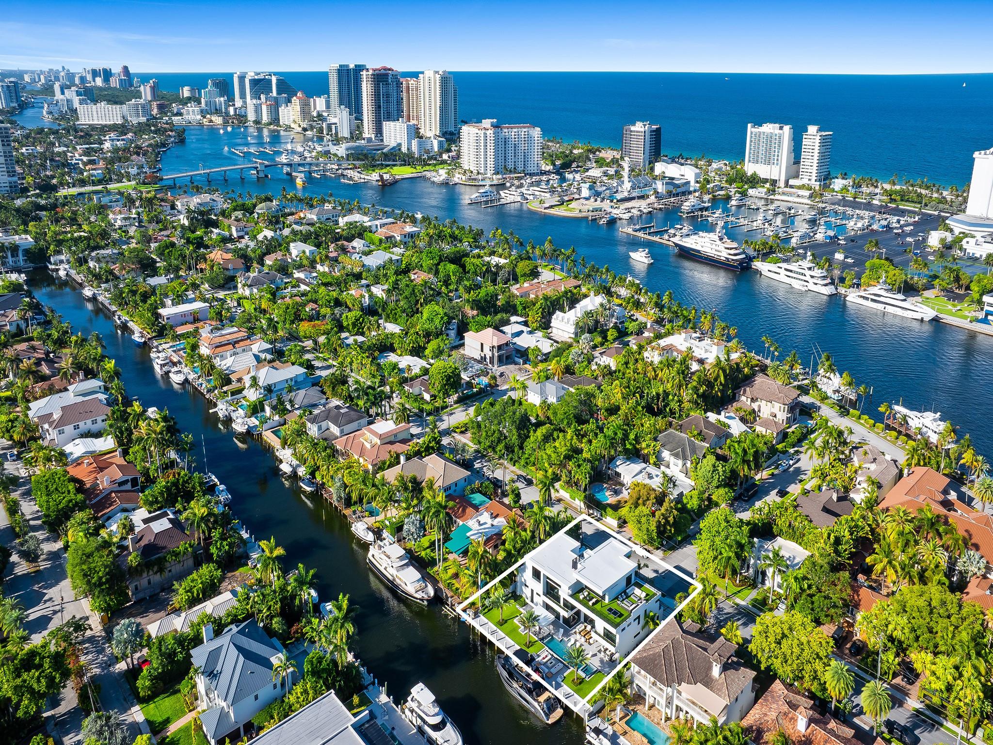 725 Poinciana Dr Fort Lauderdale, FL 33301 725 Poinciana Dr Fort Lauderdale, FL 33301