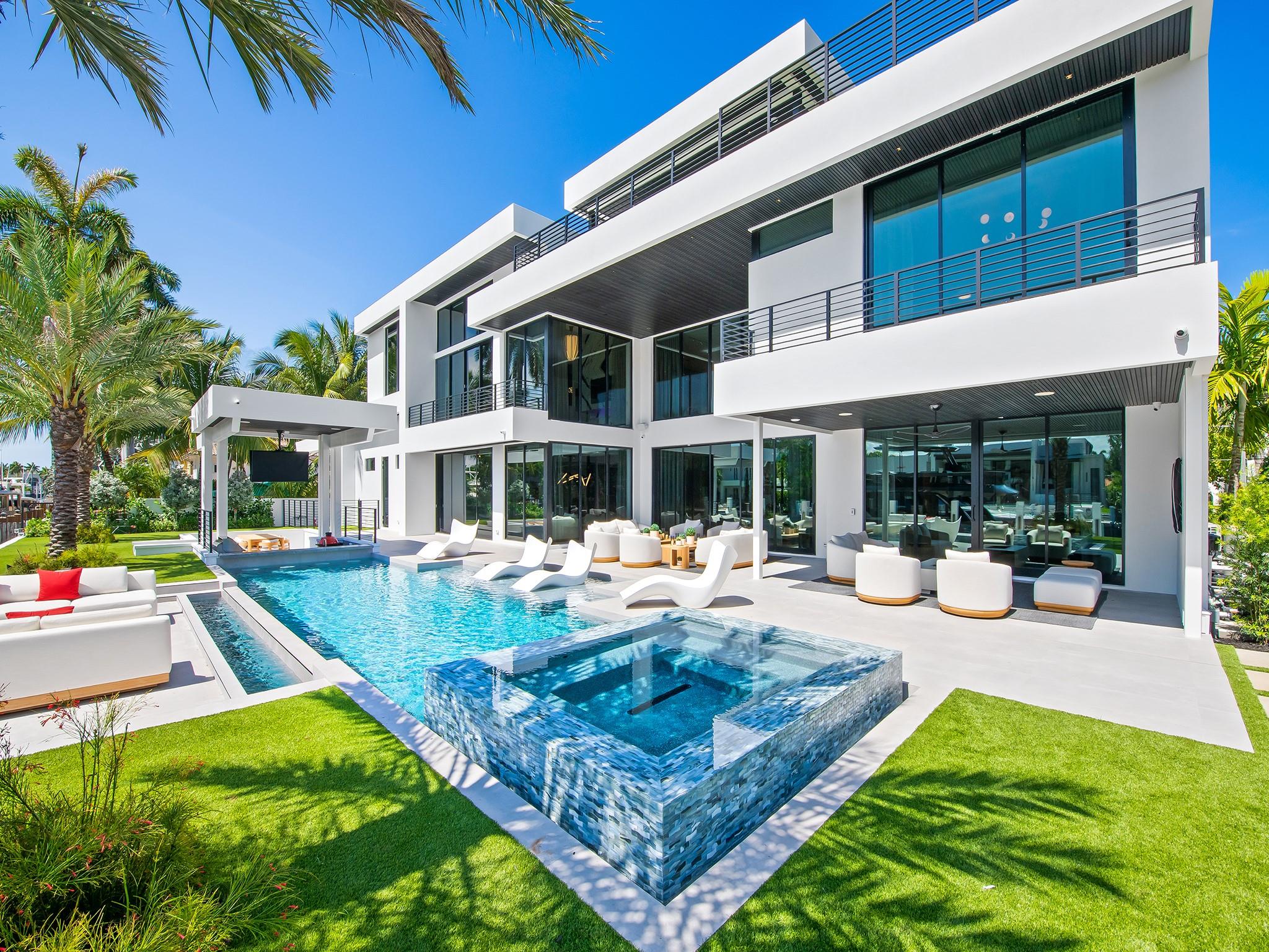 725 Poinciana Dr Fort Lauderdale, FL 33301 725 Poinciana Dr Fort Lauderdale, FL 33301