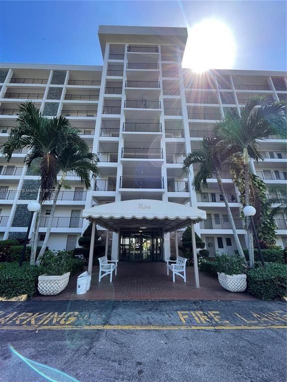 3100 N Palm Aire Dr #204