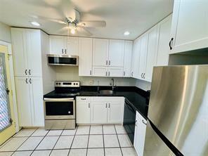 6061 N Falls Cir Dr #302