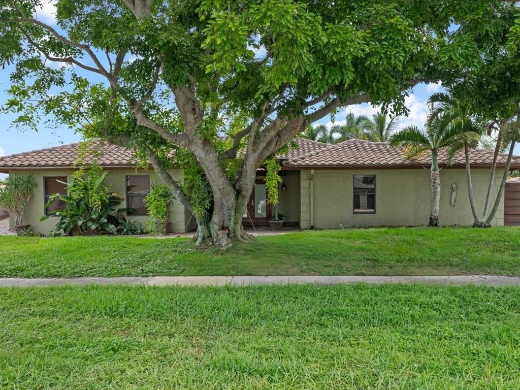 22100 Serenata Cir W