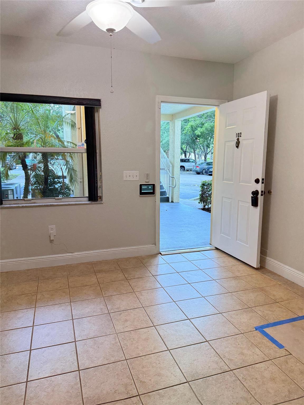 2901 Riverside Dr #102