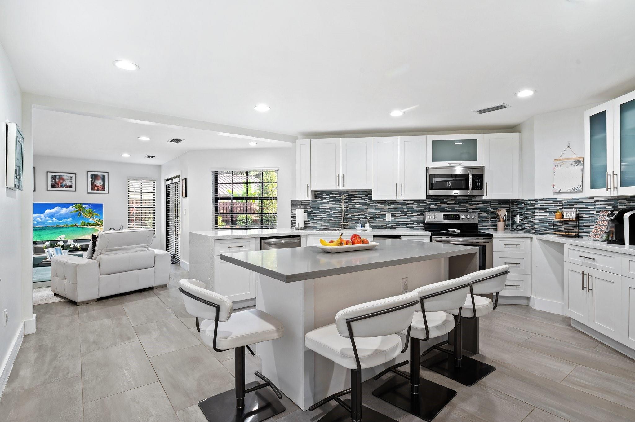 8340 NW 167th Ter Miami Lakes, FL 33016