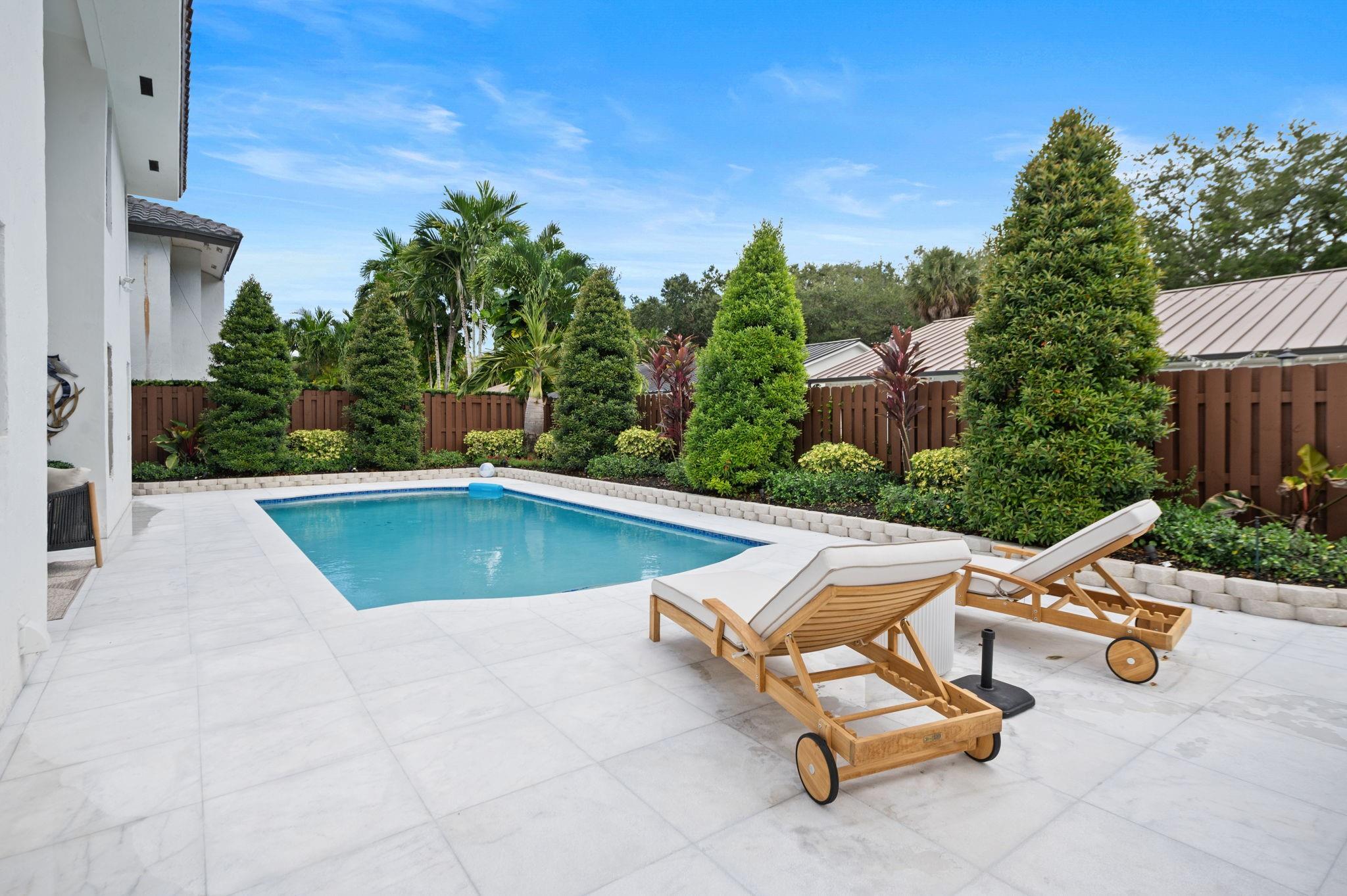 8340 NW 167th Ter Miami Lakes, FL 33016