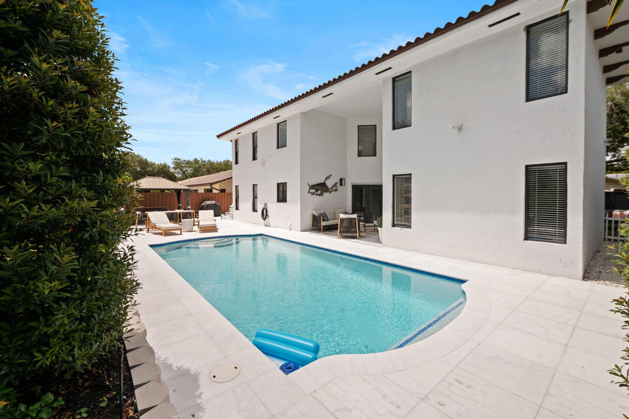 8340 NW 167th Ter Miami Lakes, FL 33016