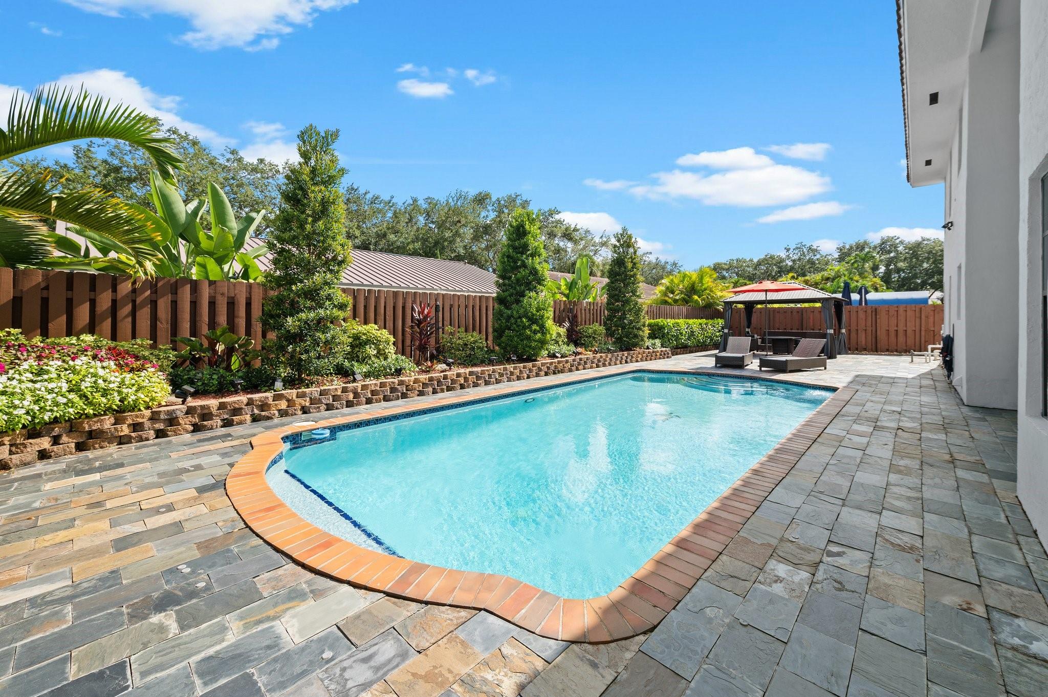 8340 NW 167th Ter Miami Lakes, FL 33016