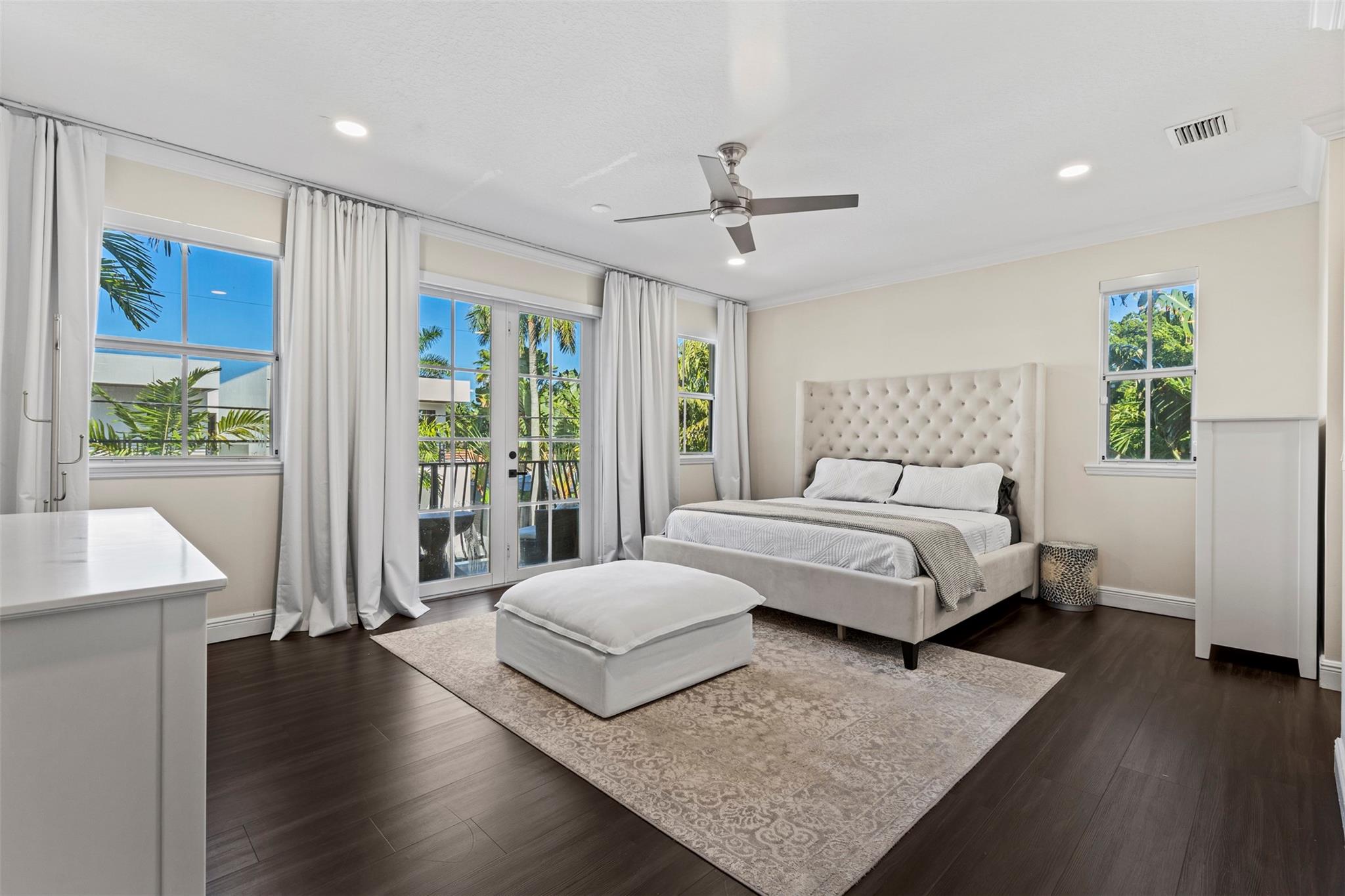 1121 NE 14th Ave Fort Lauderdale, FL 33304