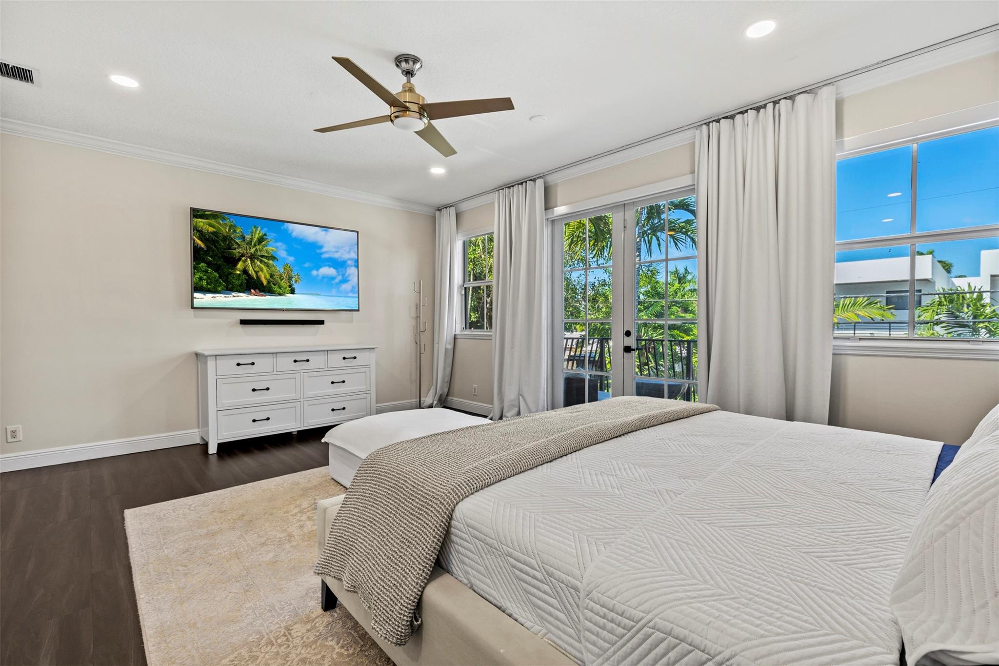 1121 NE 14th Ave Fort Lauderdale, FL 33304