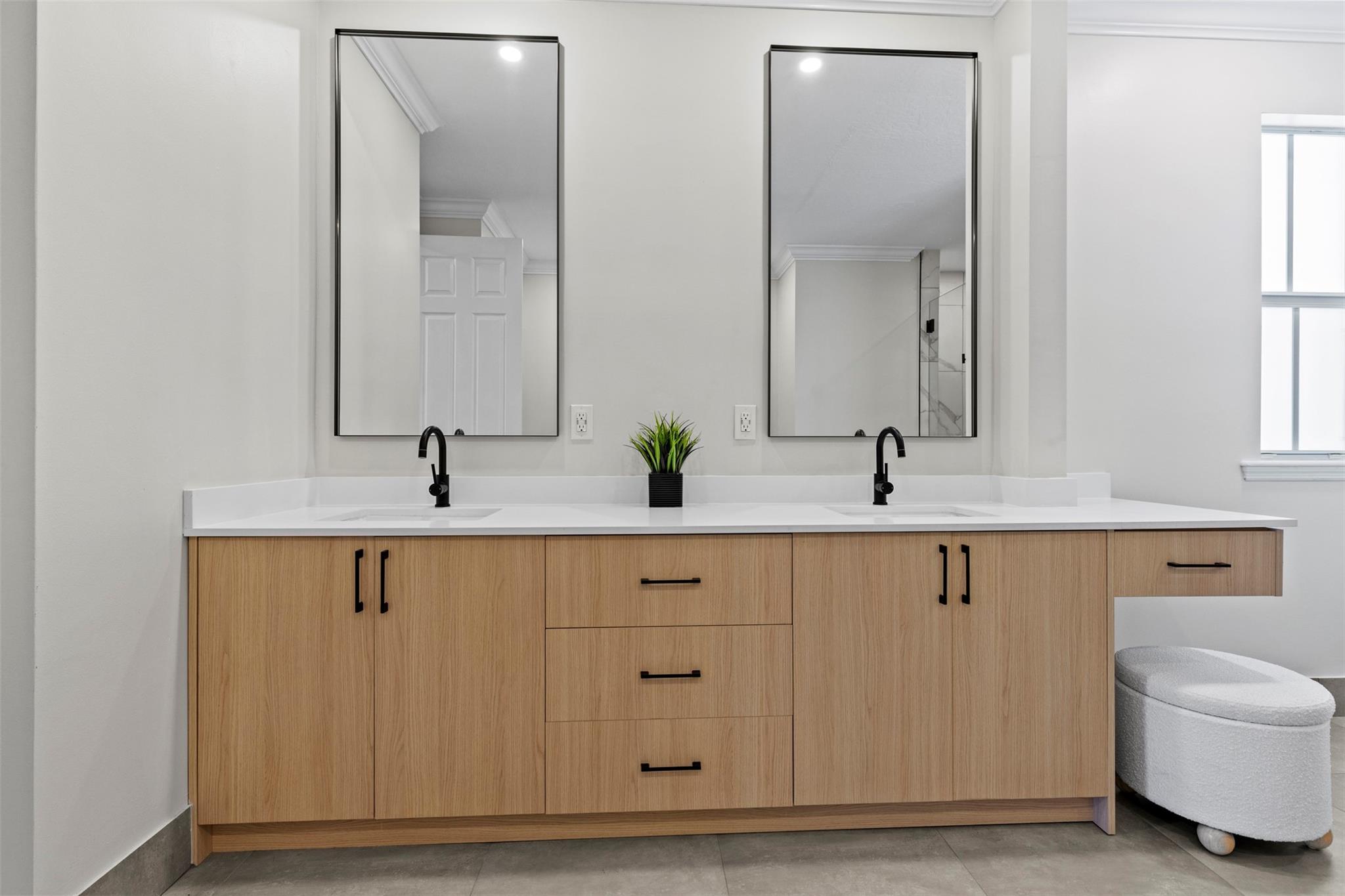 1121 NE 14th Ave Fort Lauderdale, FL 33304