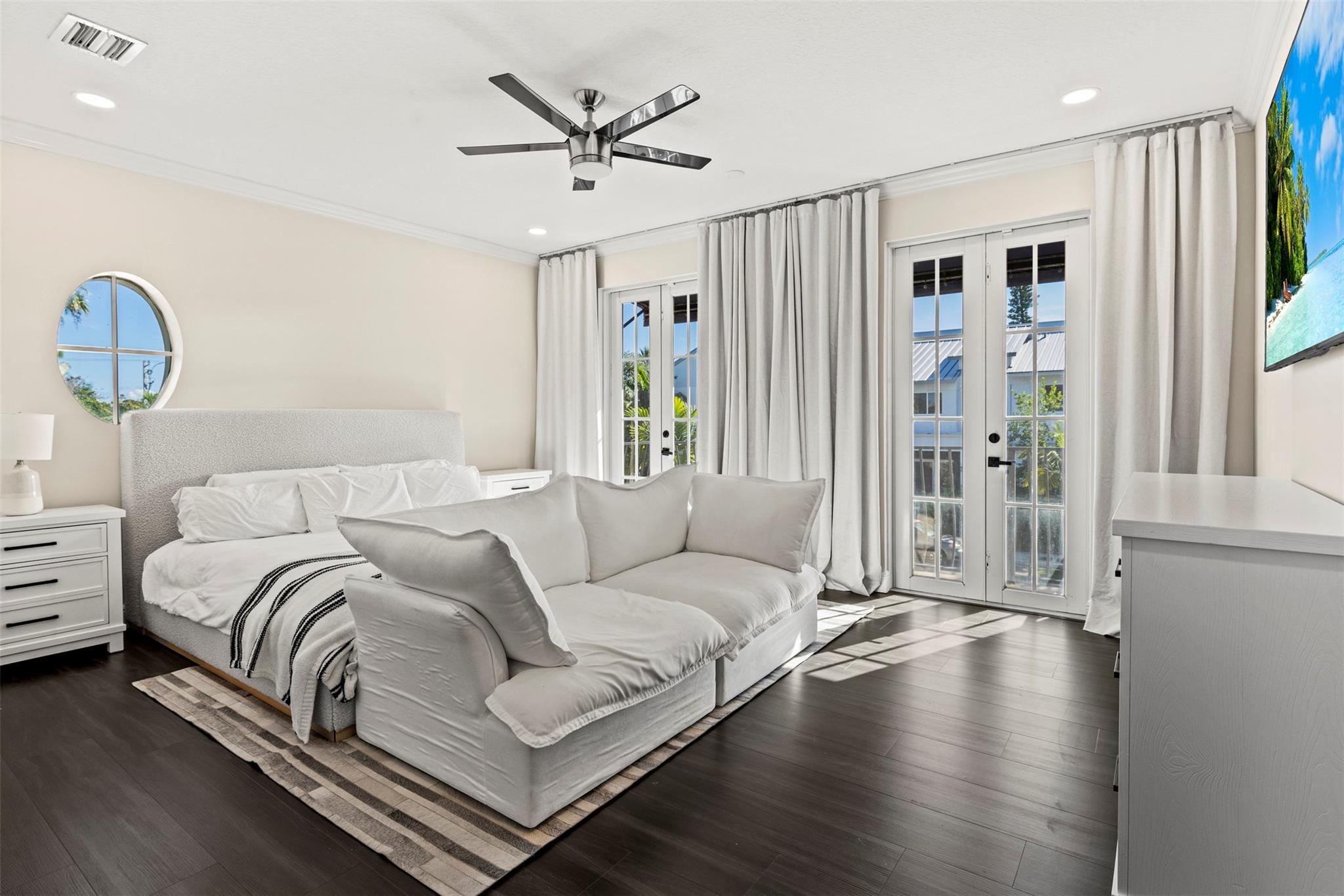 1121 NE 14th Ave Fort Lauderdale, FL 33304