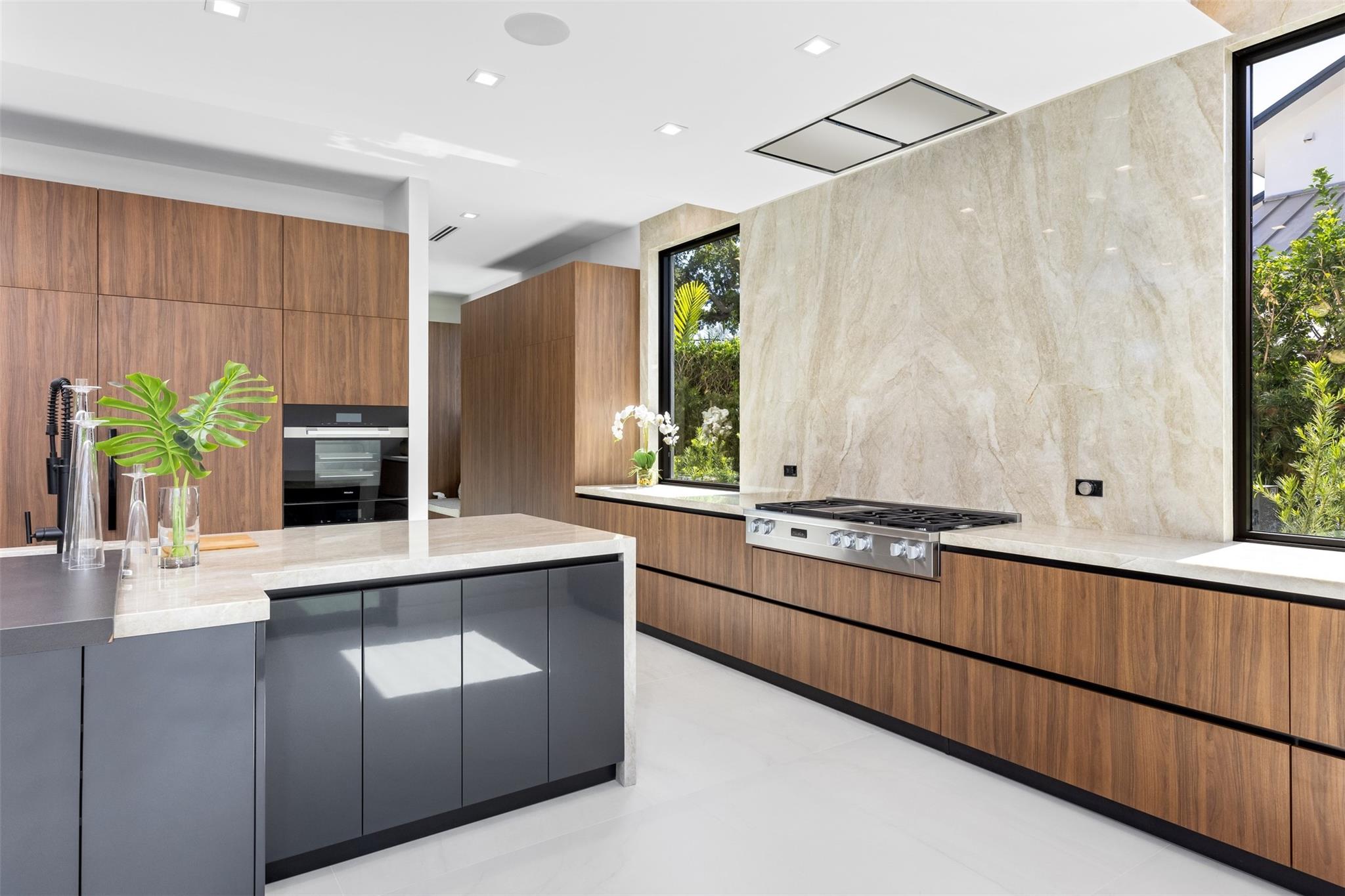 2733 NE 16th St Fort Lauderdale, FL 33304