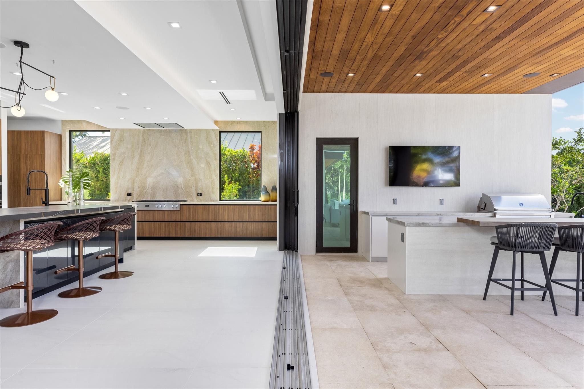 2733 NE 16th St Fort Lauderdale, FL 33304