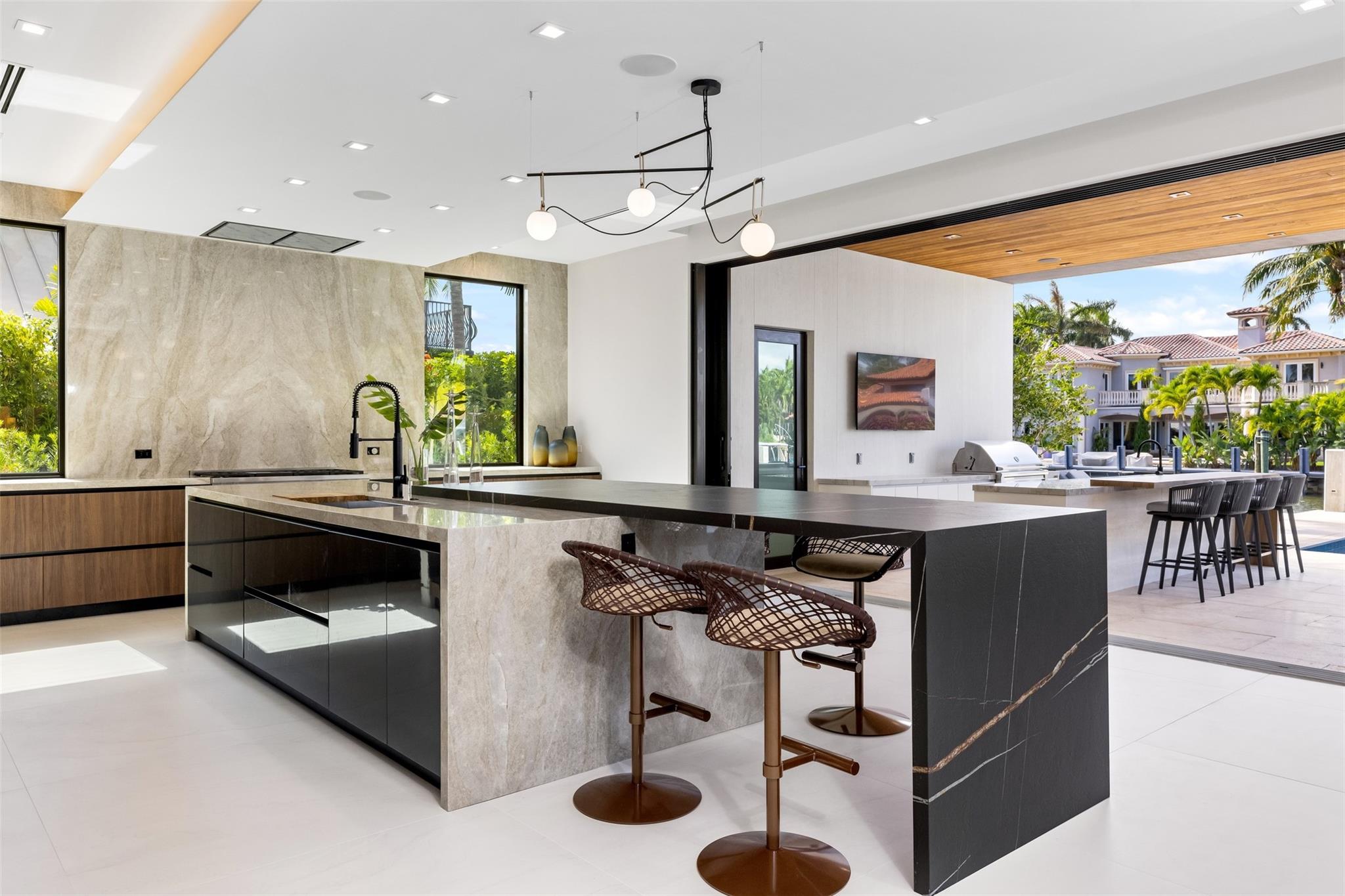 2733 NE 16th St Fort Lauderdale, FL 33304