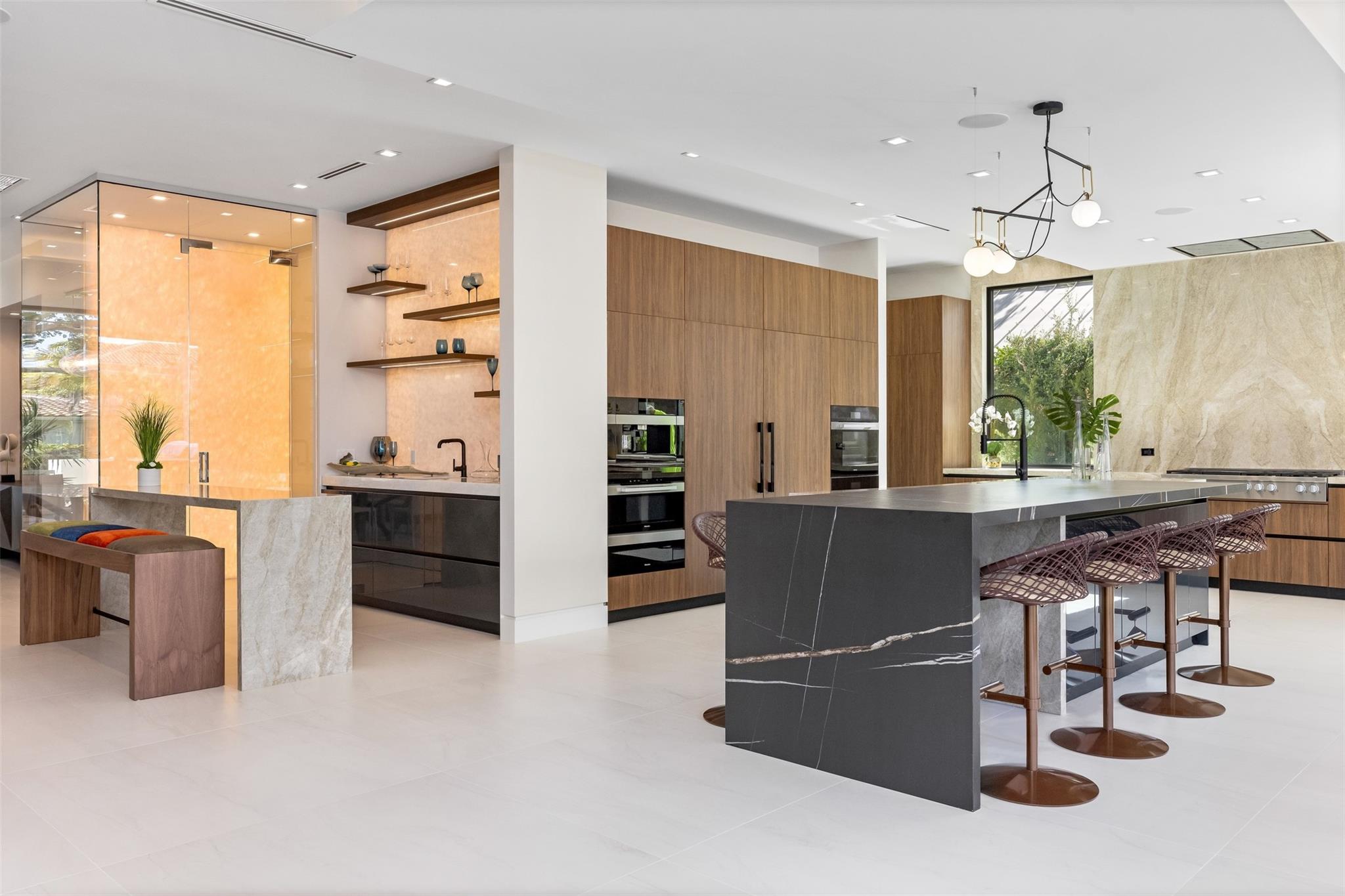 2733 NE 16th St Fort Lauderdale, FL 33304