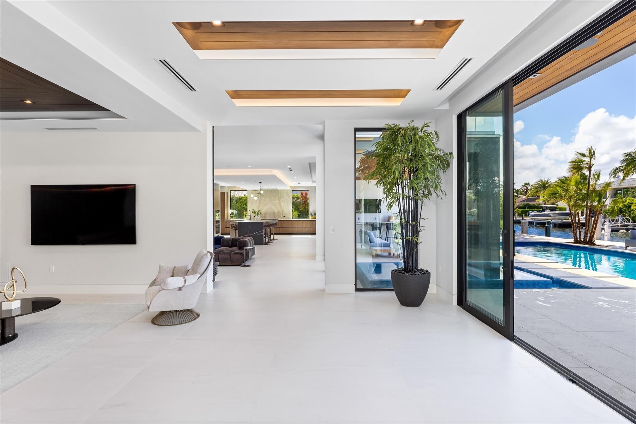 2733 NE 16th St Fort Lauderdale, FL 33304