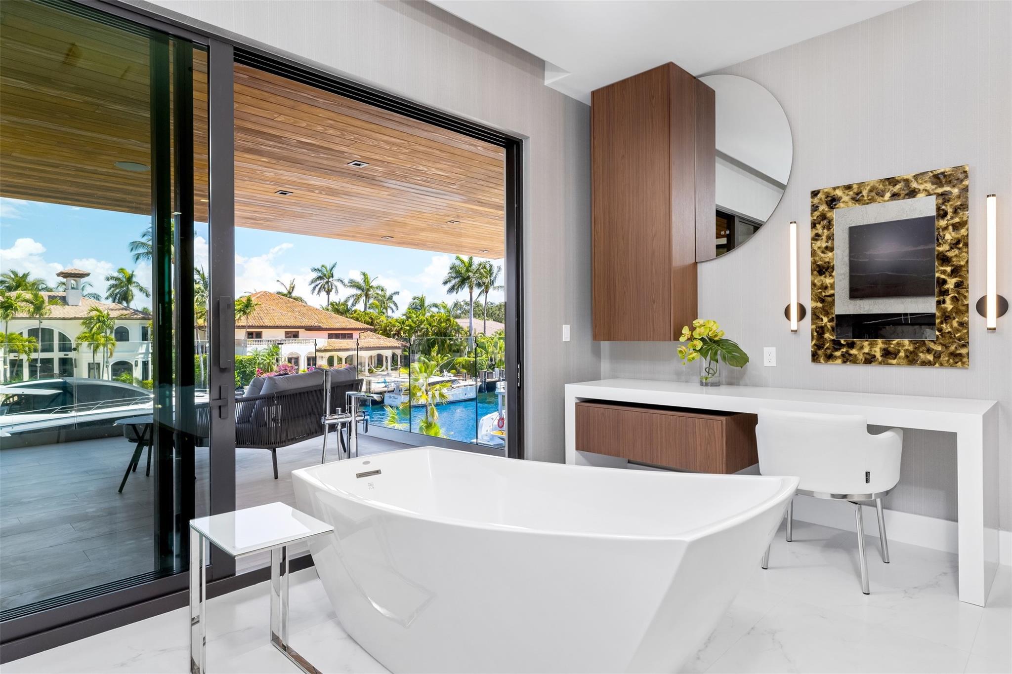 2733 NE 16th St Fort Lauderdale, FL 33304