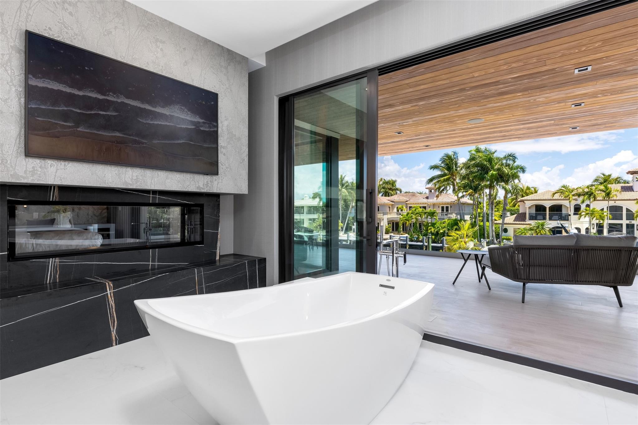 2733 NE 16th St Fort Lauderdale, FL 33304