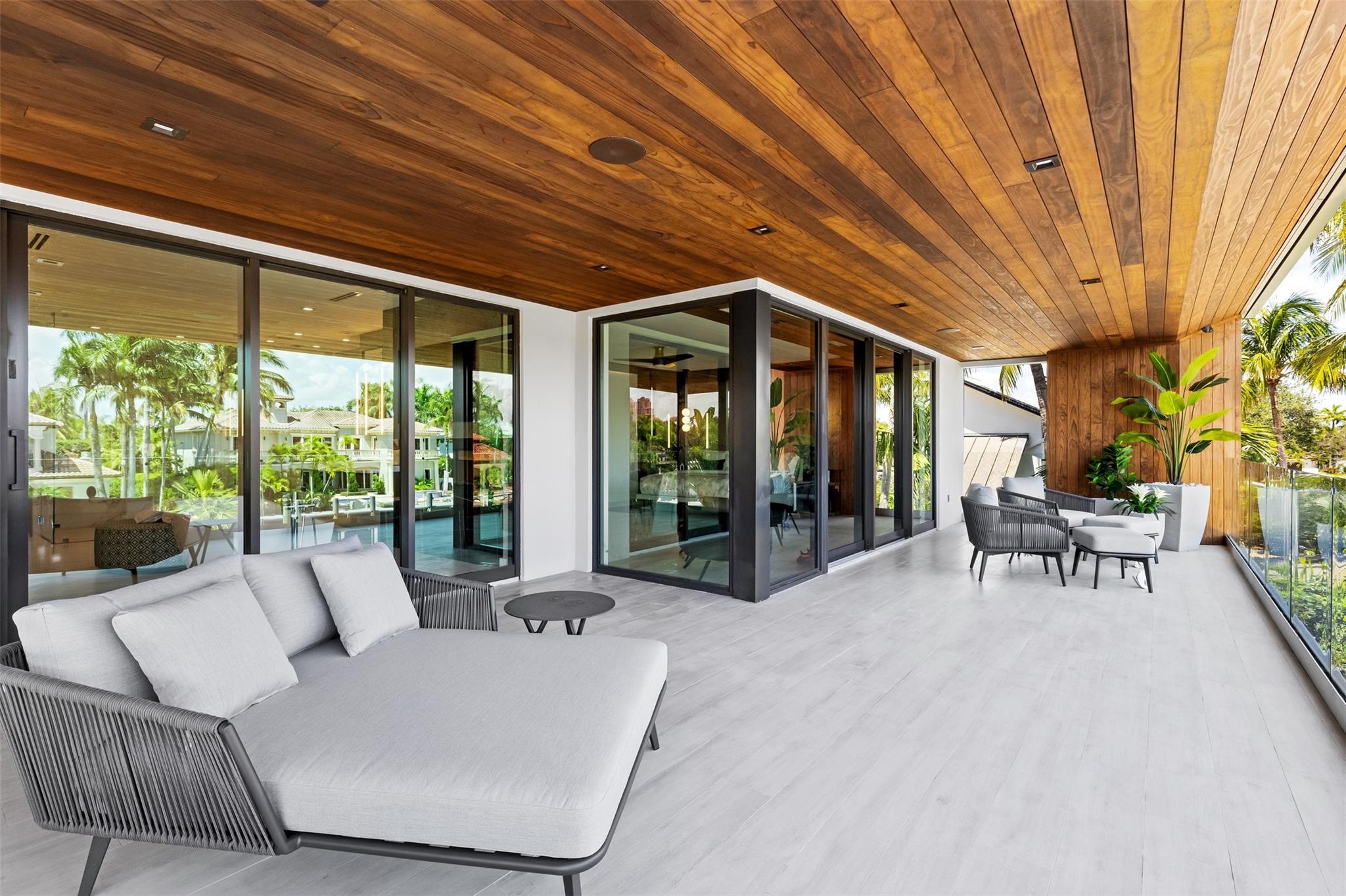 2733 NE 16th St Fort Lauderdale, FL 33304