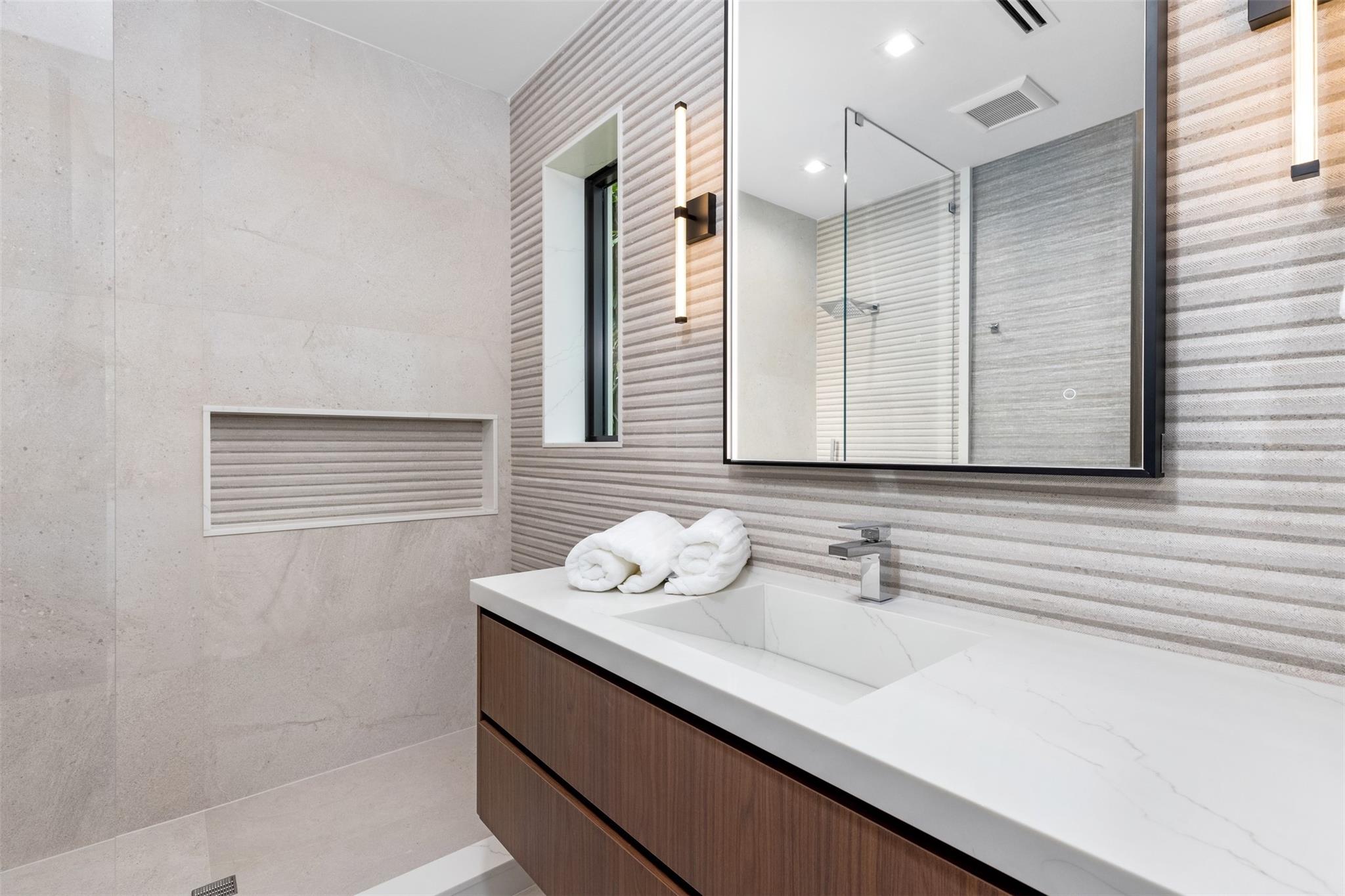 2733 NE 16th St Fort Lauderdale, FL 33304