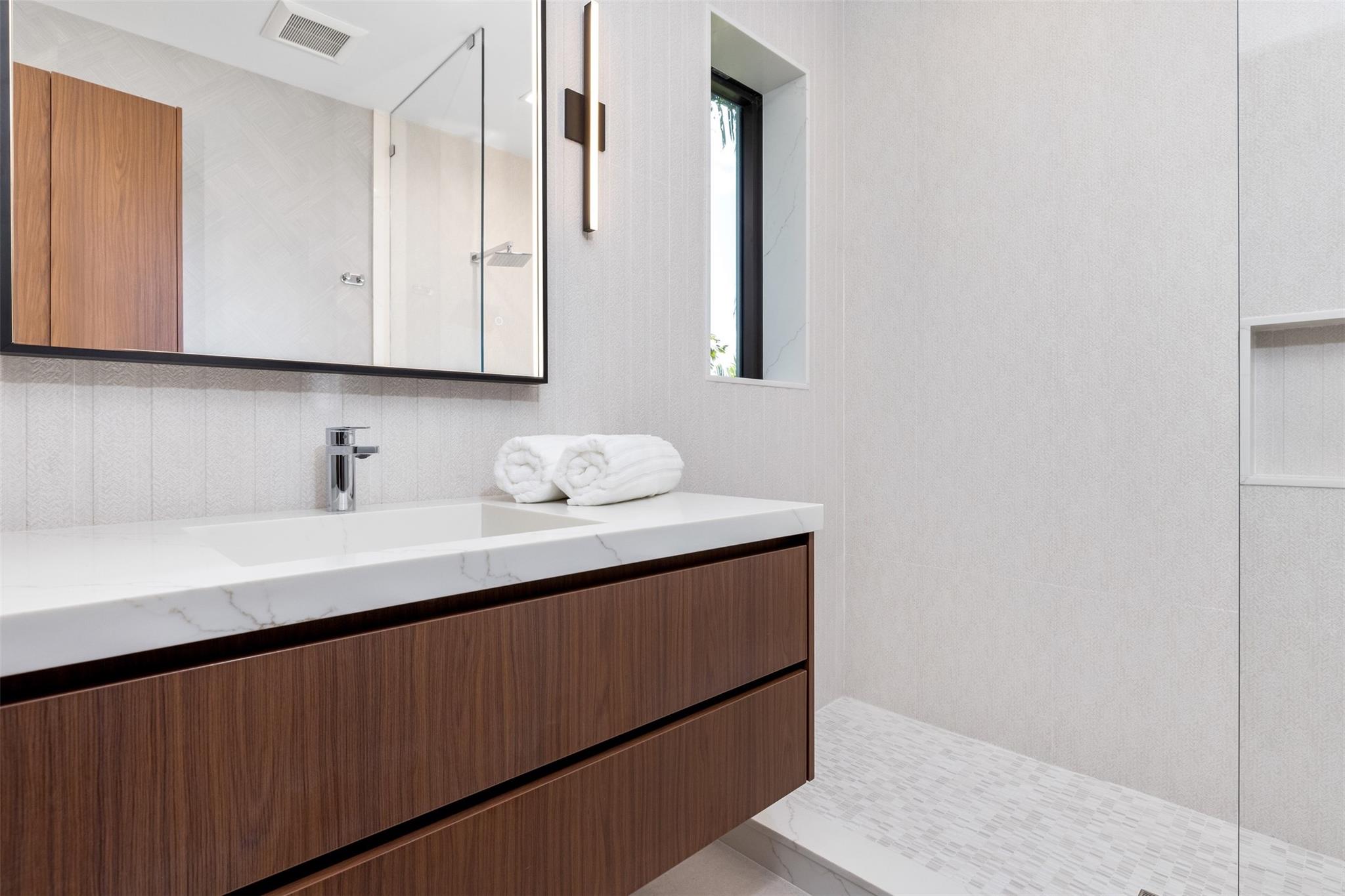 2733 NE 16th St Fort Lauderdale, FL 33304