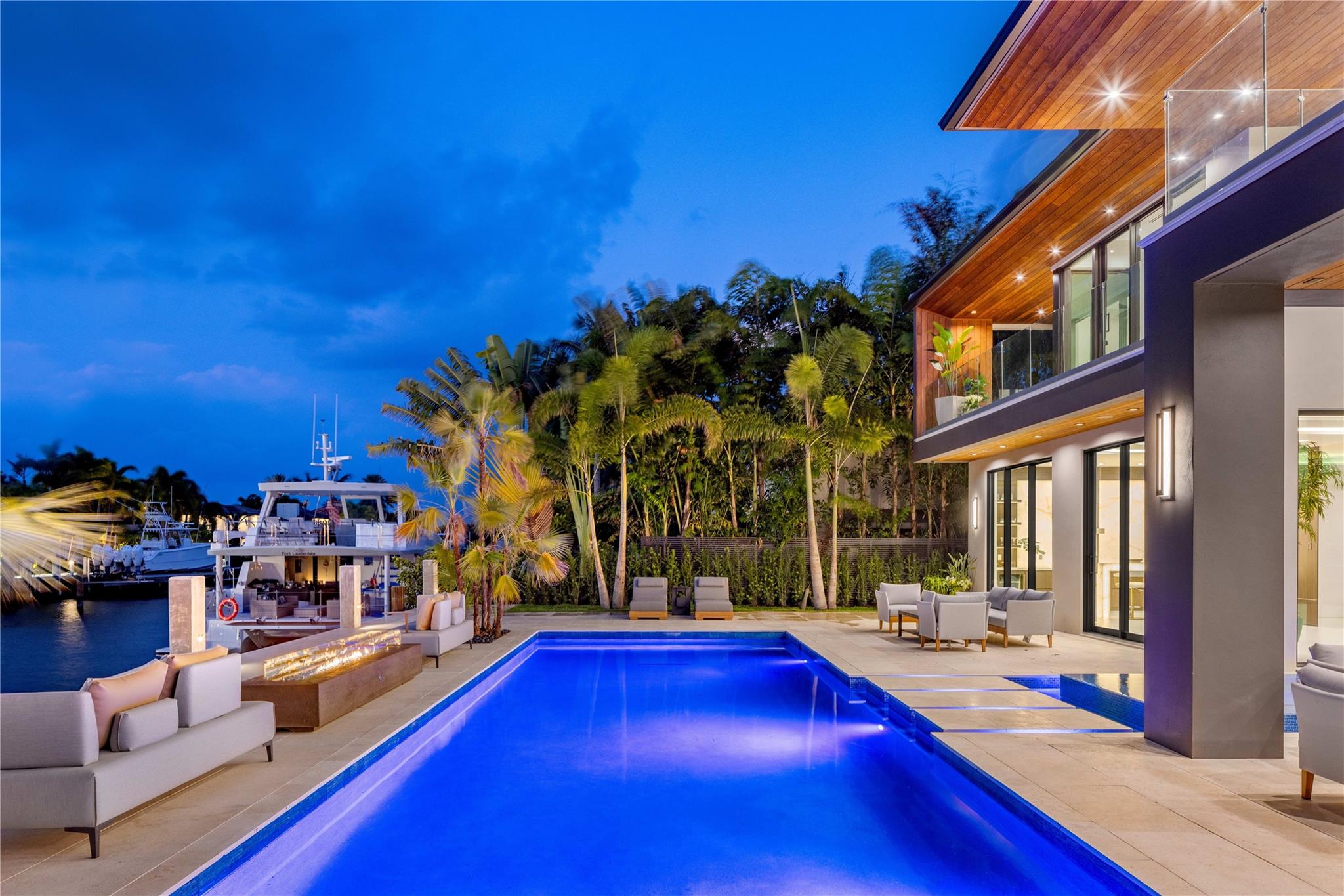 2733 NE 16th St Fort Lauderdale, FL 33304