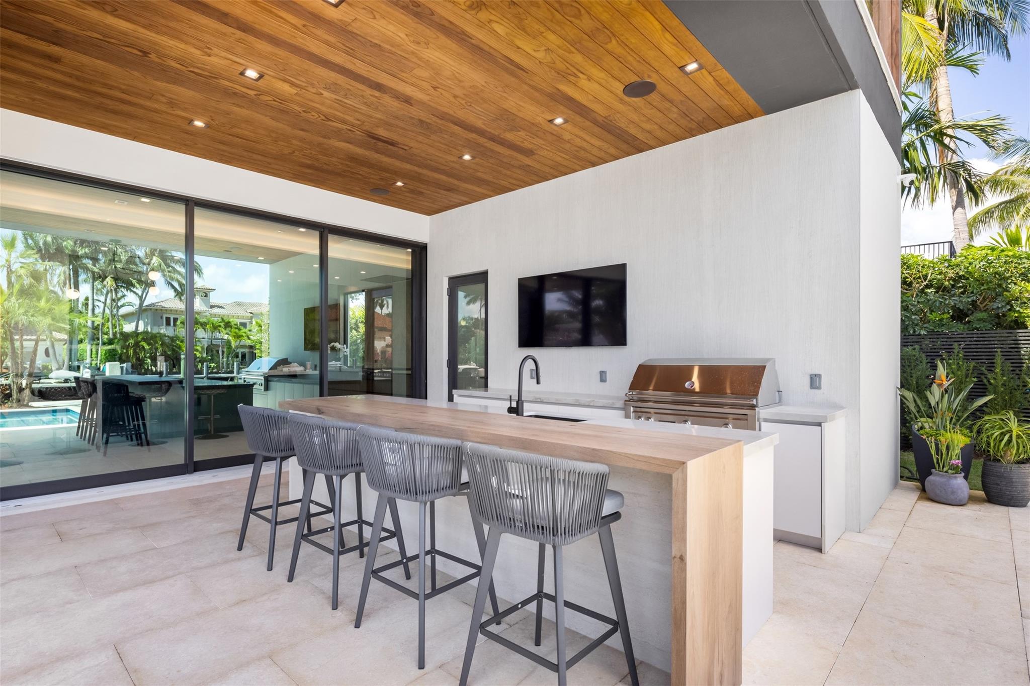 2733 NE 16th St Fort Lauderdale, FL 33304