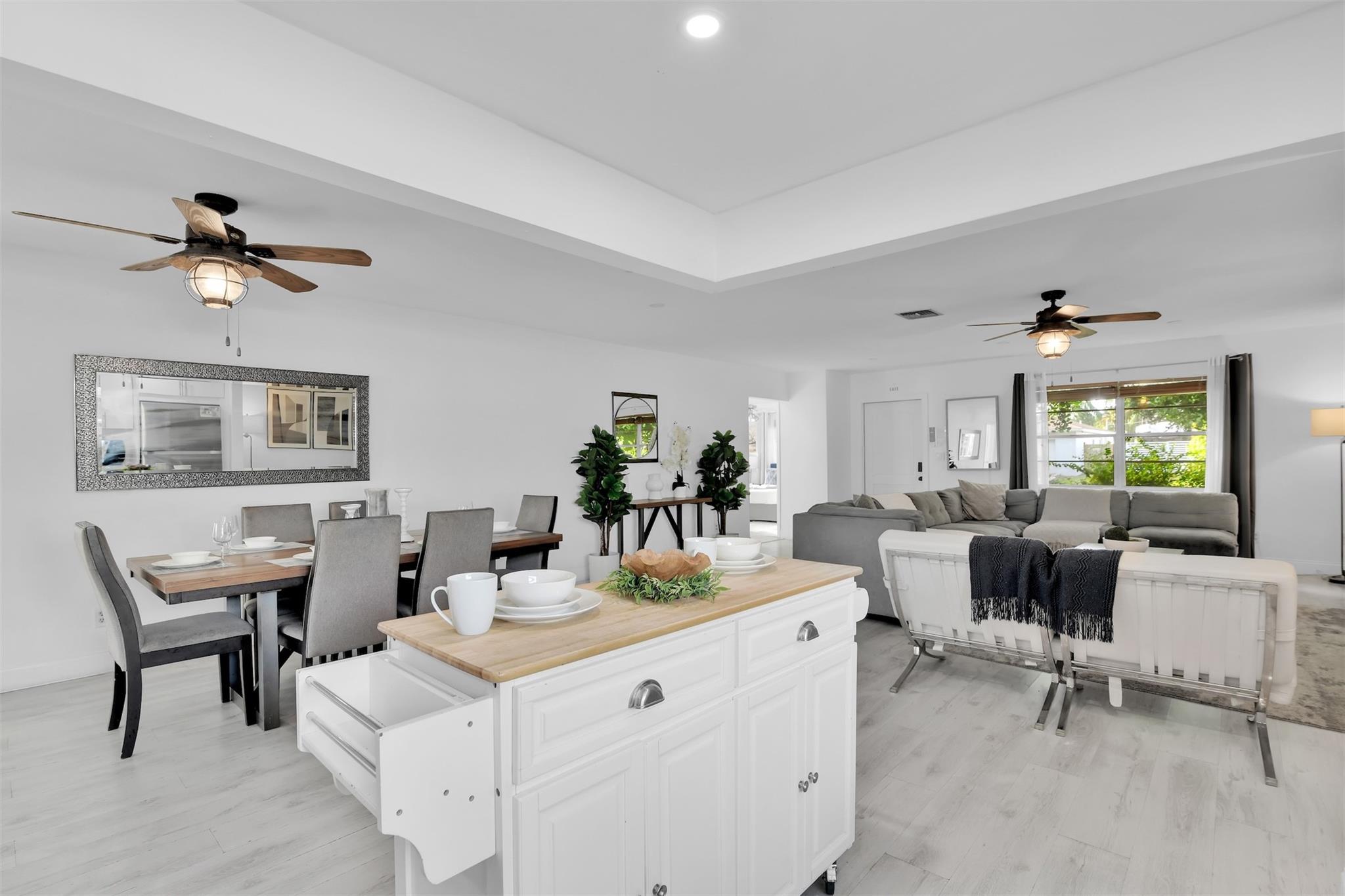 214 SE 6th St Dania Beach, FL 33004