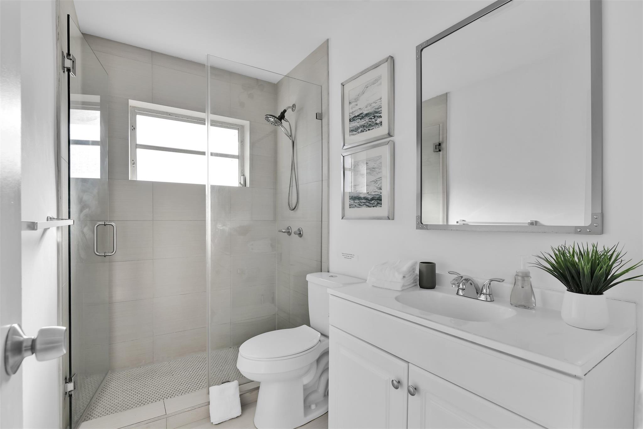 214 SE 6th St Dania Beach, FL 33004