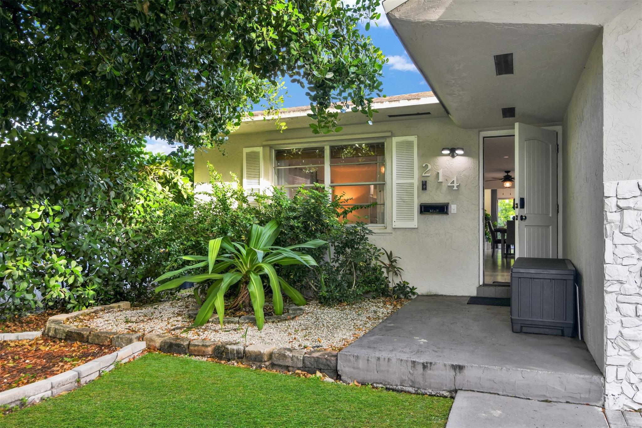 214 SE 6th St Dania Beach, FL 33004