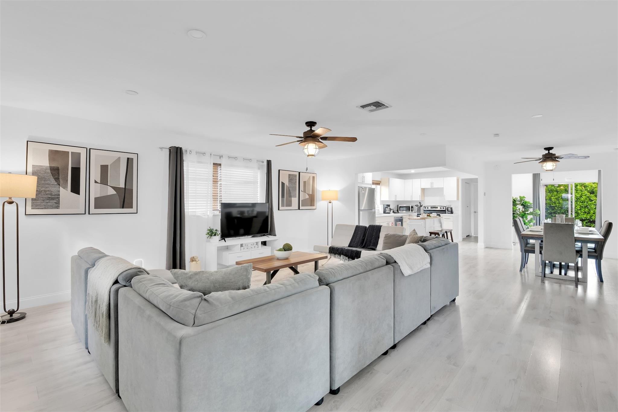 214 SE 6th St Dania Beach, FL 33004