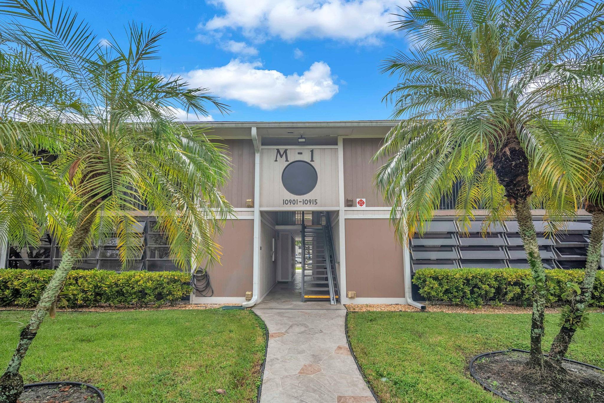 10903 W Clairmont Cir #201