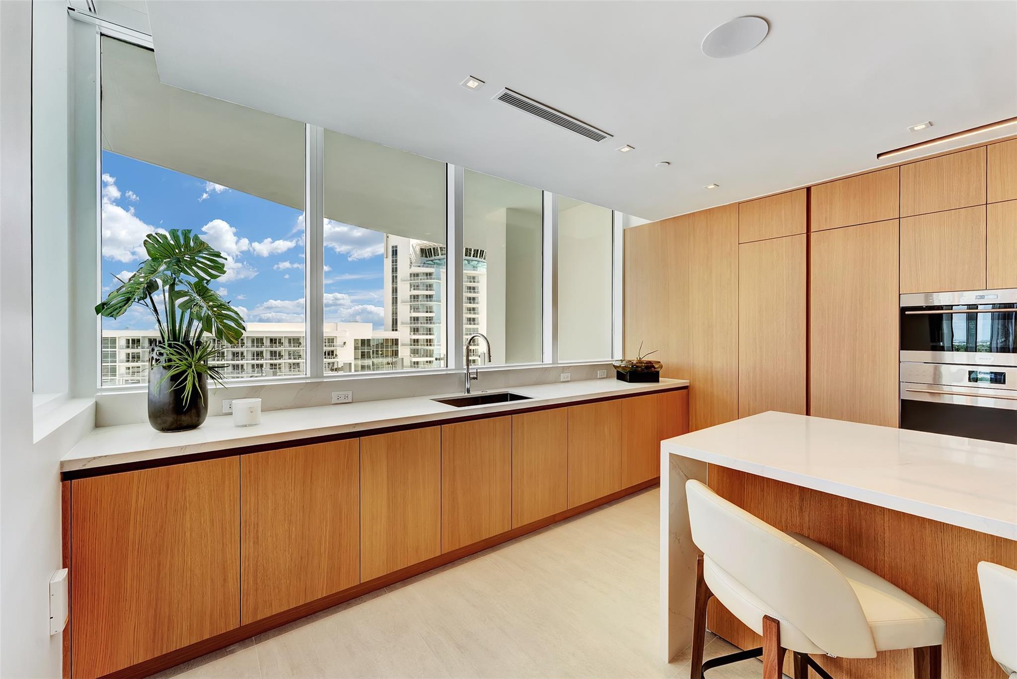 2241 SE 17th St #PH2 Fort Lauderdale, FL 33316