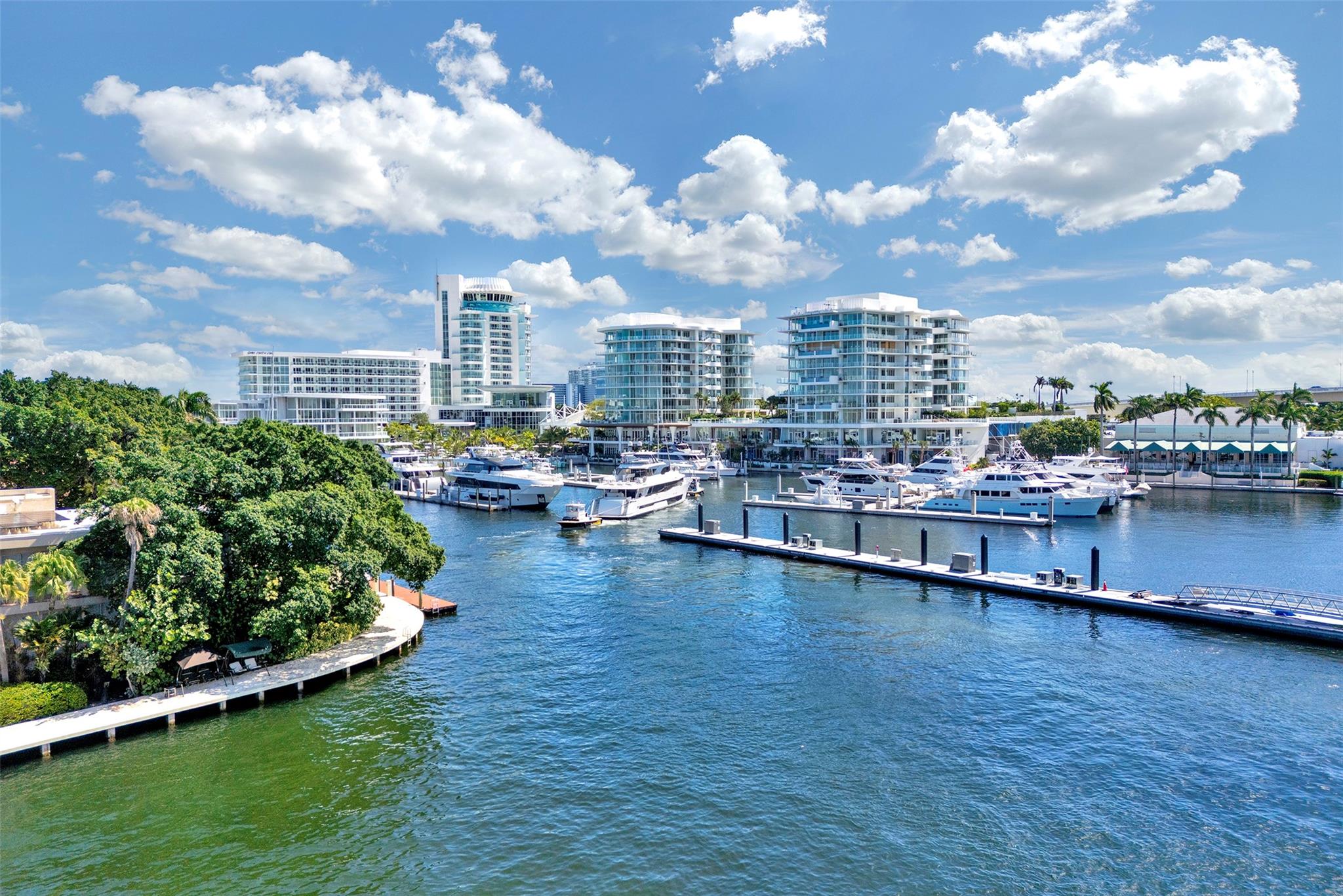 2241 SE 17th St #PH2 Fort Lauderdale, FL 33316