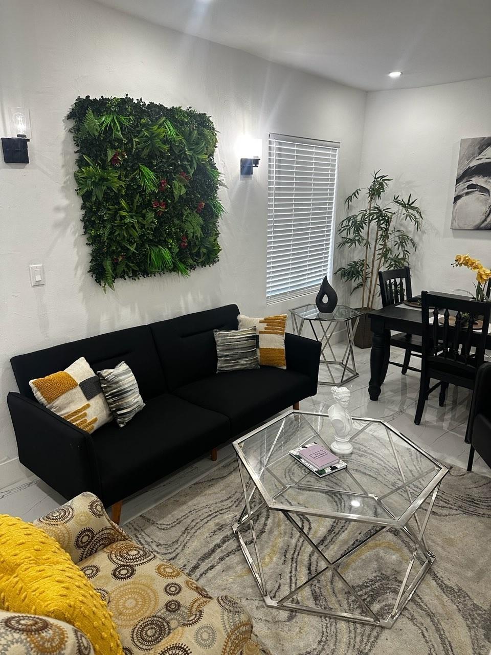 55 NW 47th St Miami, FL 33127