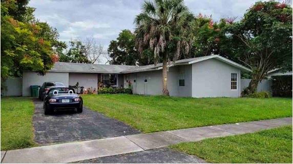 15831 Palmetto Clb Dr