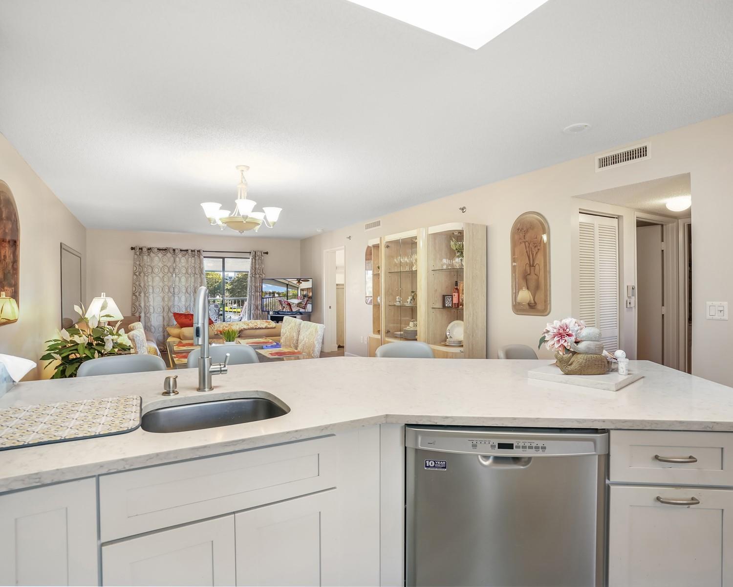 2334 S Cypress Bnd Dr #302 Pompano Beach, FL 33069