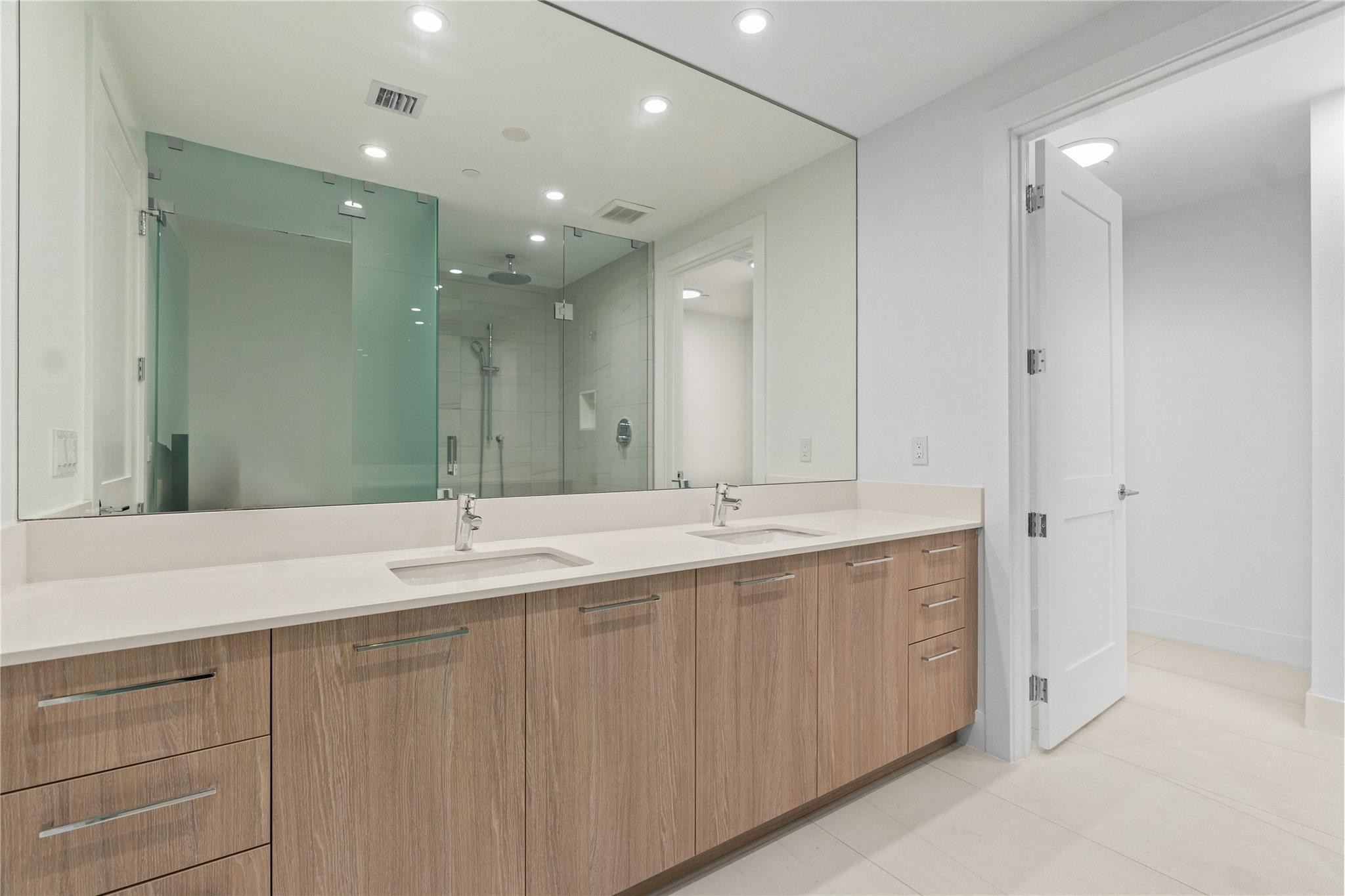 151 N Seabreeze Blvd #1103-E Fort Lauderdale, FL 33304