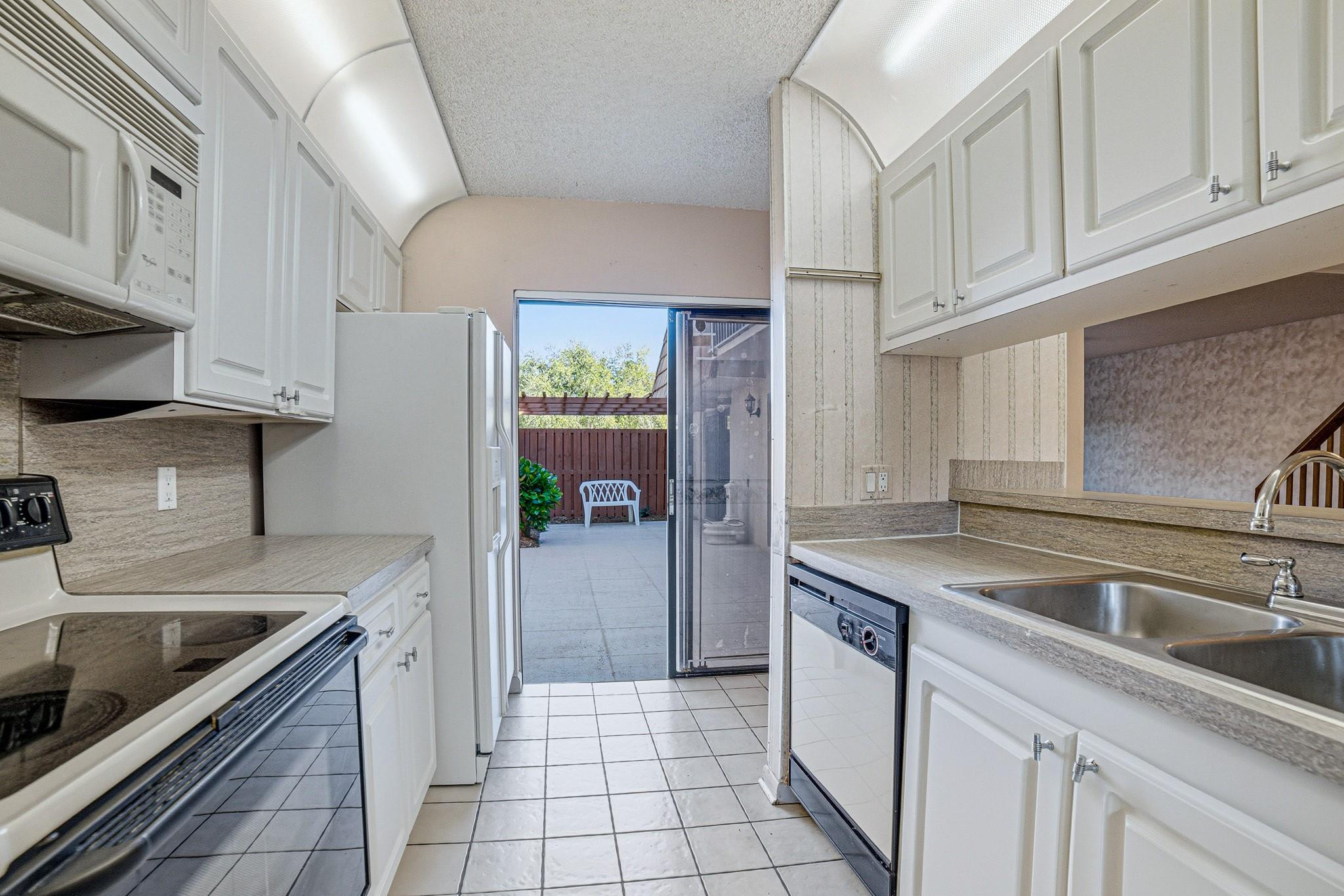 9101 SW 19th Pl #B Davie, FL 33324