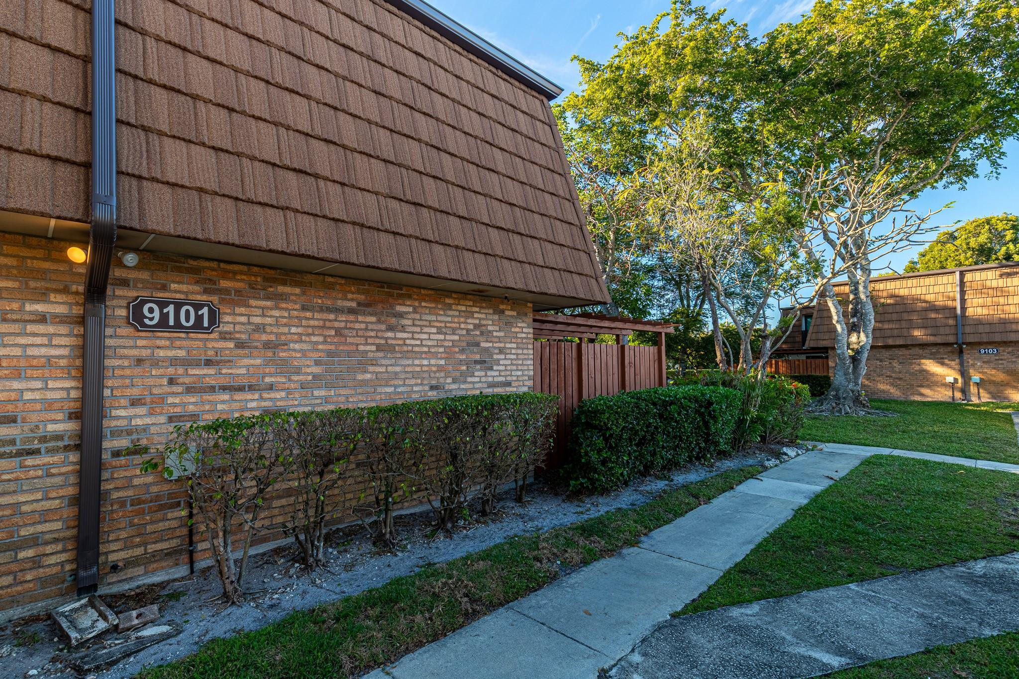 9101 SW 19th Pl #B Davie, FL 33324