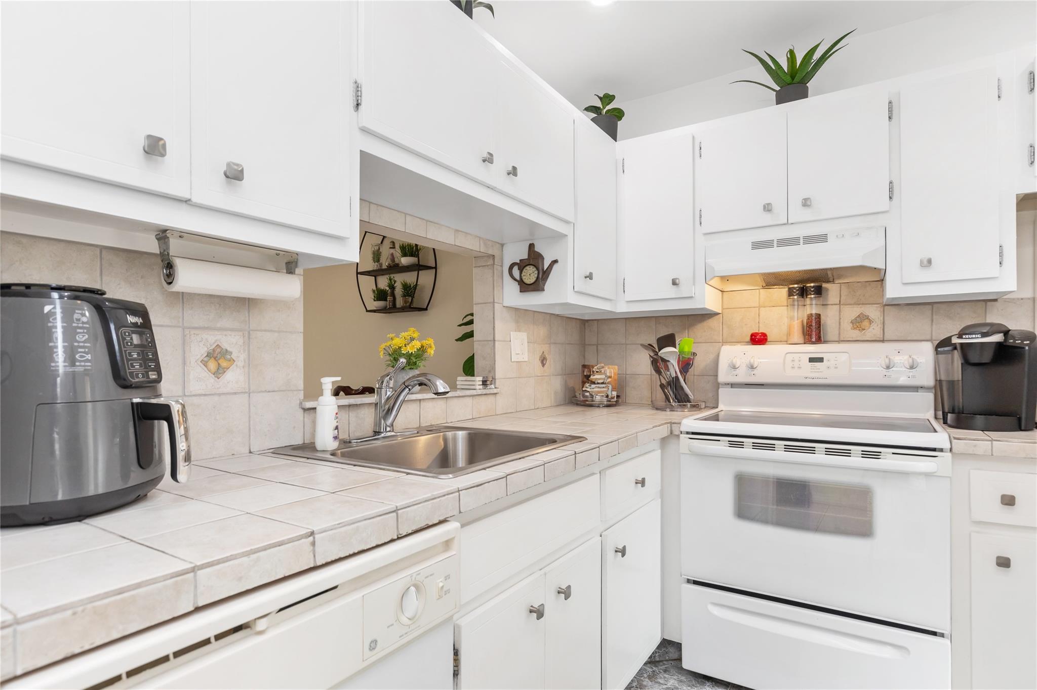 4441 NW 16th St #J110 Fort Lauderdale, FL 33313