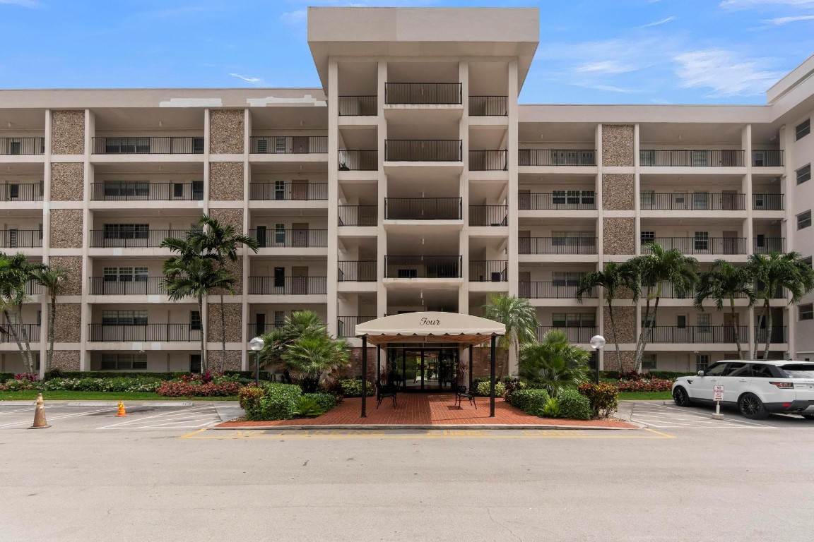 3000 N Palm Aire #107