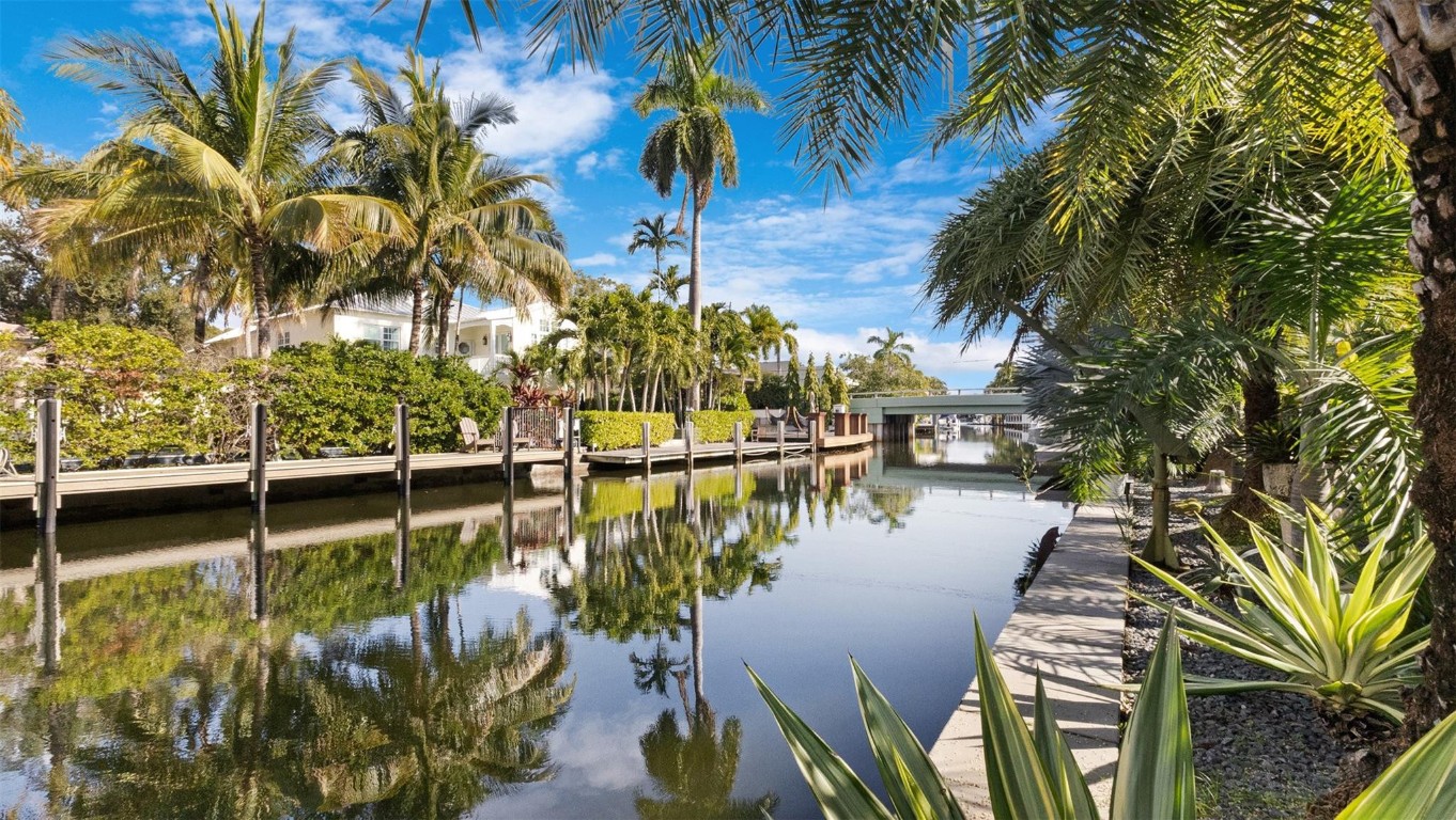 823 Ponce De Leon Fort Lauderdale, FL 33316